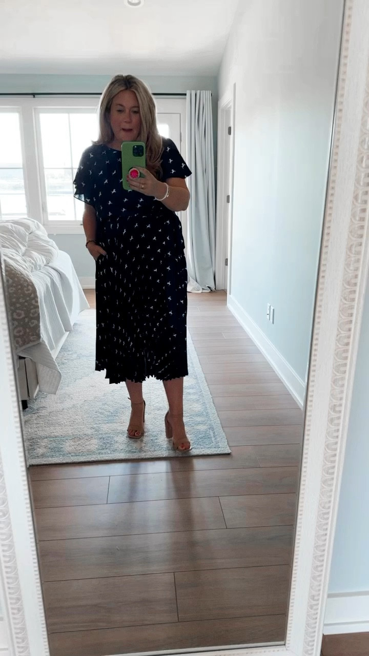 Obsessed with this @walmartfashion horse print dress! You can stay tts #walmartpartner #walmartfashion #walmart