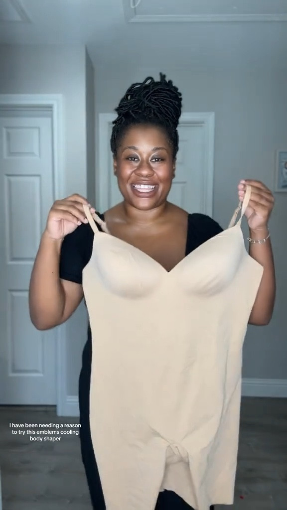 Cooling shapewear? Yes and yes! Let me know if you’d try this style! 

Soma Intimates has a new body shaper? She’s called the Enbliss Body Shaper and she’s a level 2 shaping piece that provides smoothing and moderate compression!


Here’s some highlights that I love ⬇️
✅ cooling fabrication 
✅ functional gusset for easy bathroom use 
✅ built in Enbliss bra (wireless) 
✅keyhole back 
✅ stay put straps 

In this video I’m wearing an XL but exchanged and sized down to a size large (I’m a size 14/16 36DDD & 5’2” for reference) 



#LTKStyleTip #LTKMidsize #LTKFindsUnder100