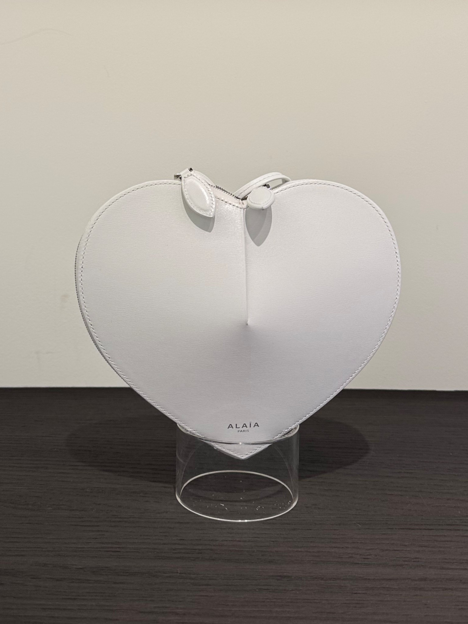 The Alaia heart bag 🤍 

#alaia #alaiaheartbag #heartbag #whitebag #spring 

#LTKspring #LTKsummer #LTKluxury
