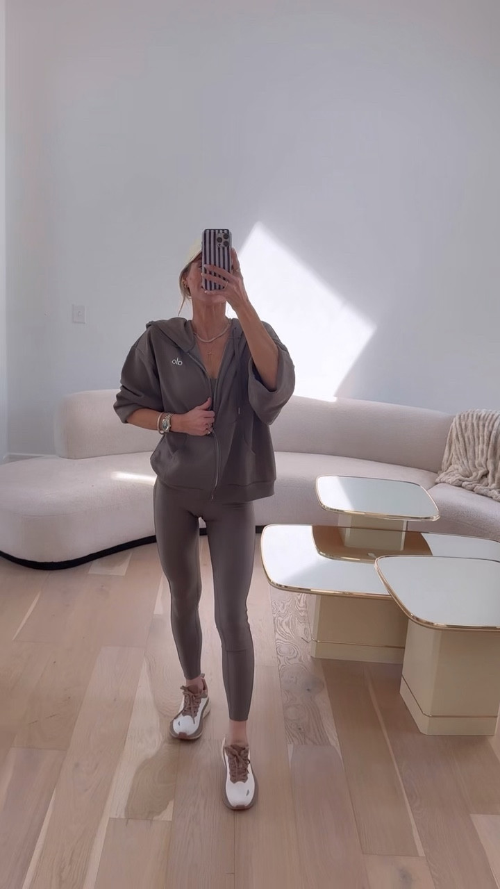 looveee this color 

#LTKootd #LTKgrwm