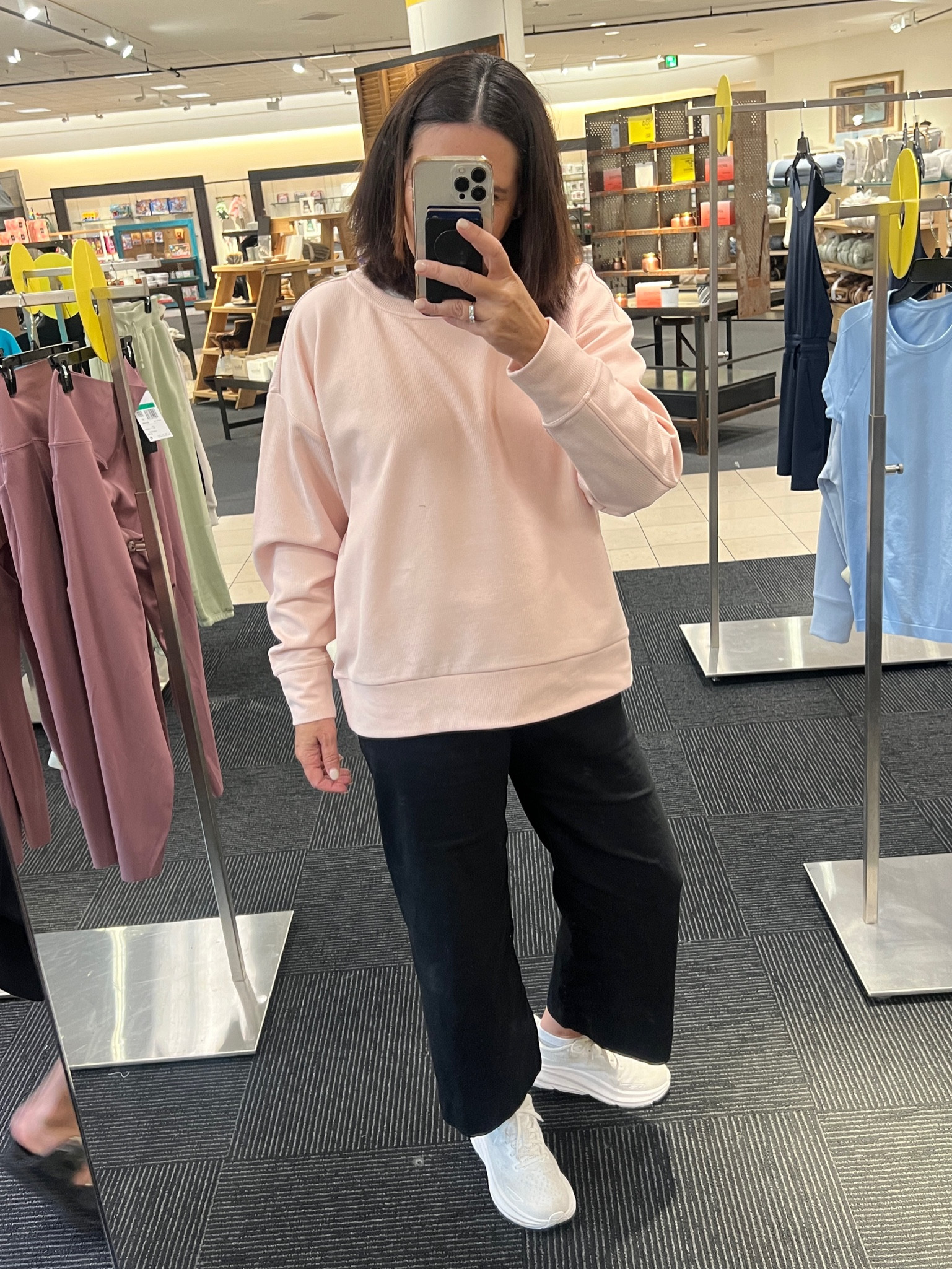 This Zella ribbed shirt is worthy of multiple colors! It has a vertical ribbing and it's oversized - I am wearing a size M. It's available in 4 different colors.
#nordstromanniversarysale #nordstrom #nsale #zella #zellaedit

#LTKSummerSales #LTKxNSale #LTKFindsUnder50