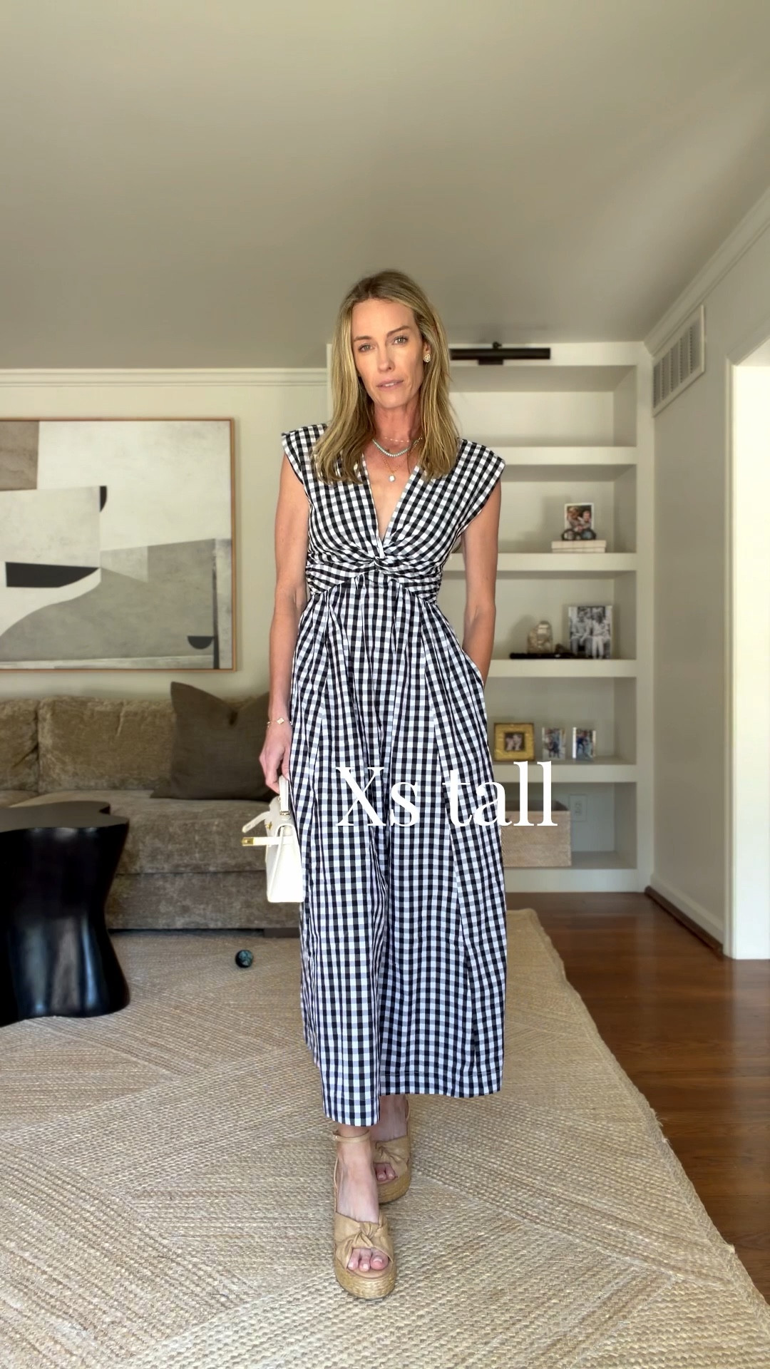 Such a classic dress and great price! 