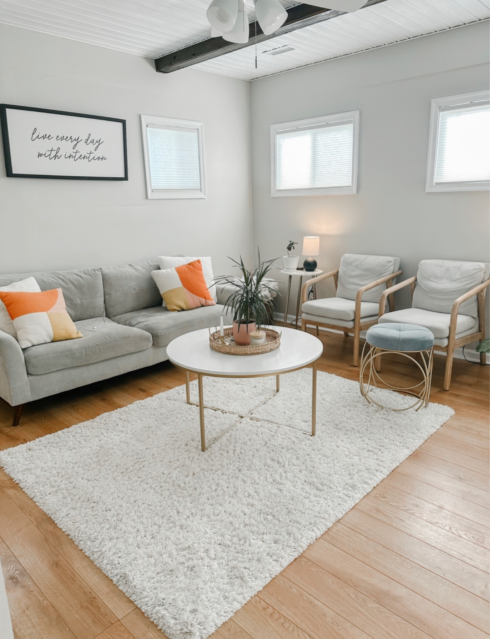 Interior design ideas for small homes
Cozy neutral living room with pops of color 


#LTKhome