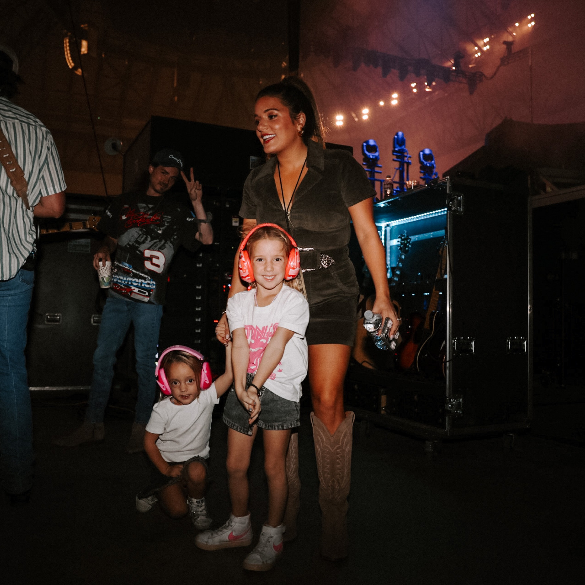 this outfit is THE most comfy thing i’ve ever worn to a show 😍