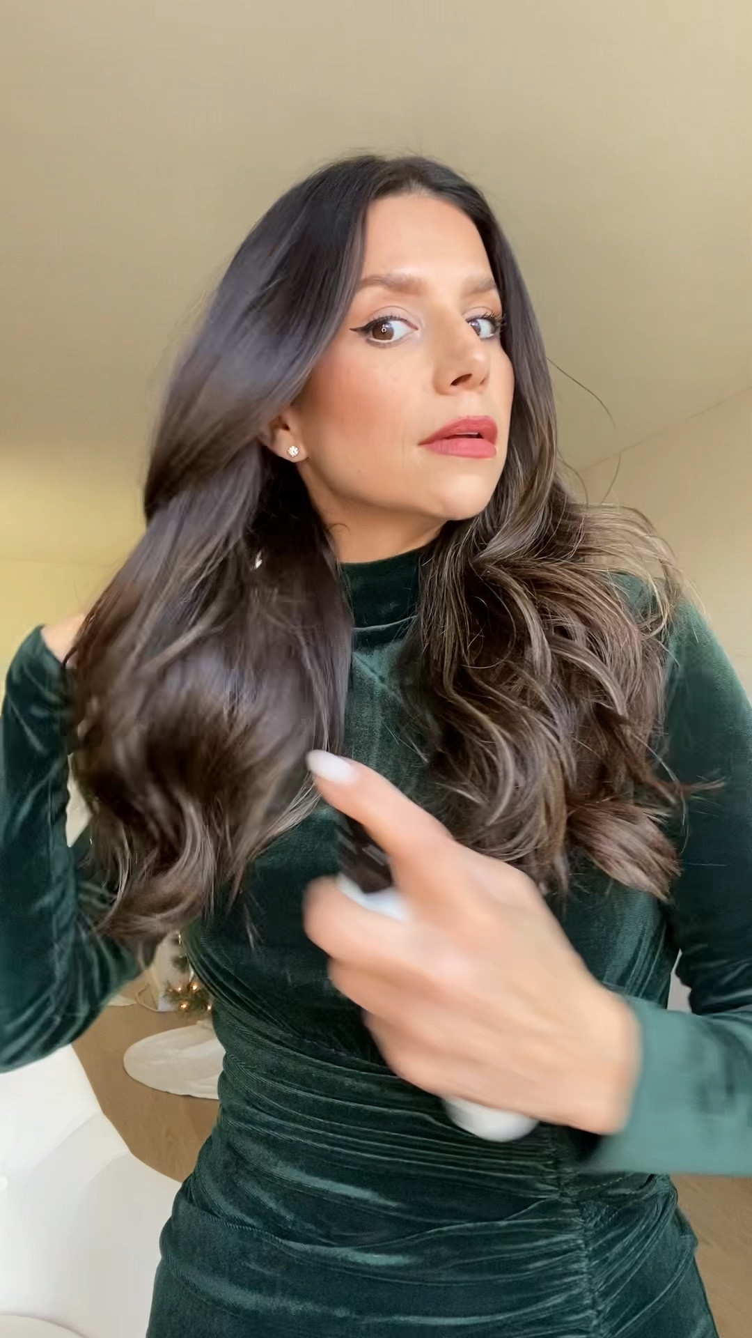 Hair tutorial: curly hairstyle for the holidays

#LTKbeauty #LTKstyletip #LTKunder50