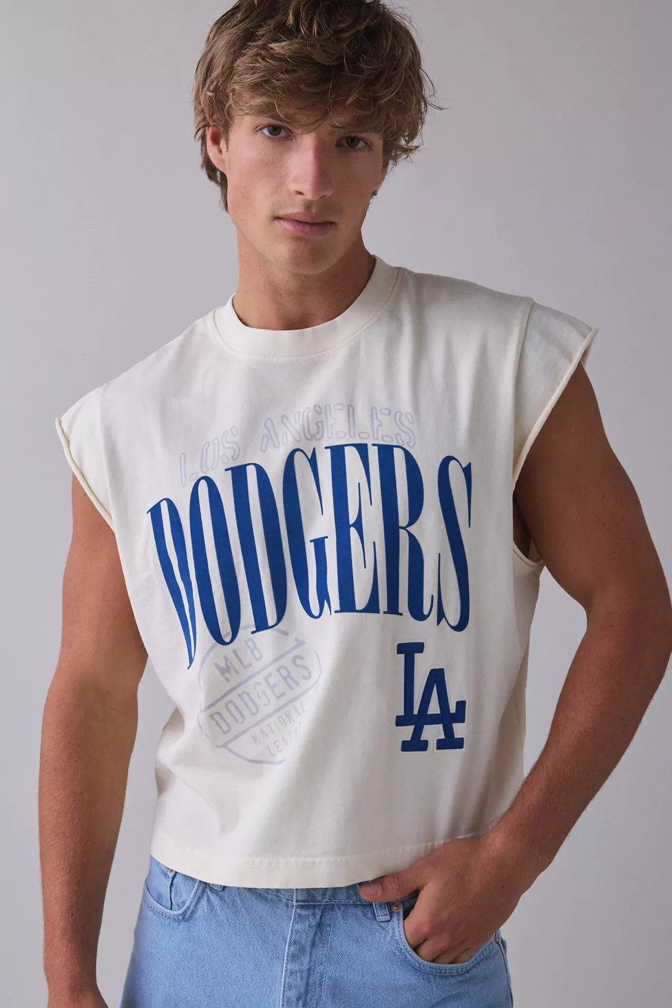 Pro Standard MLB Los Angeles Dodgers Team Logo Graphic Muscle Tee | Urban Outfitters (US and RoW)
