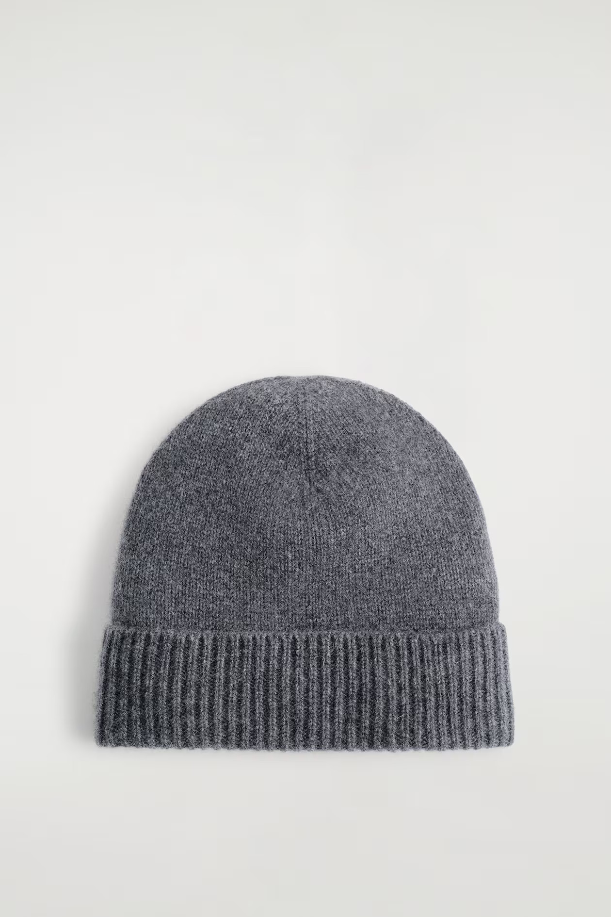 CASHMERE BEANIE - DARK GREY | COS GB | COS UK