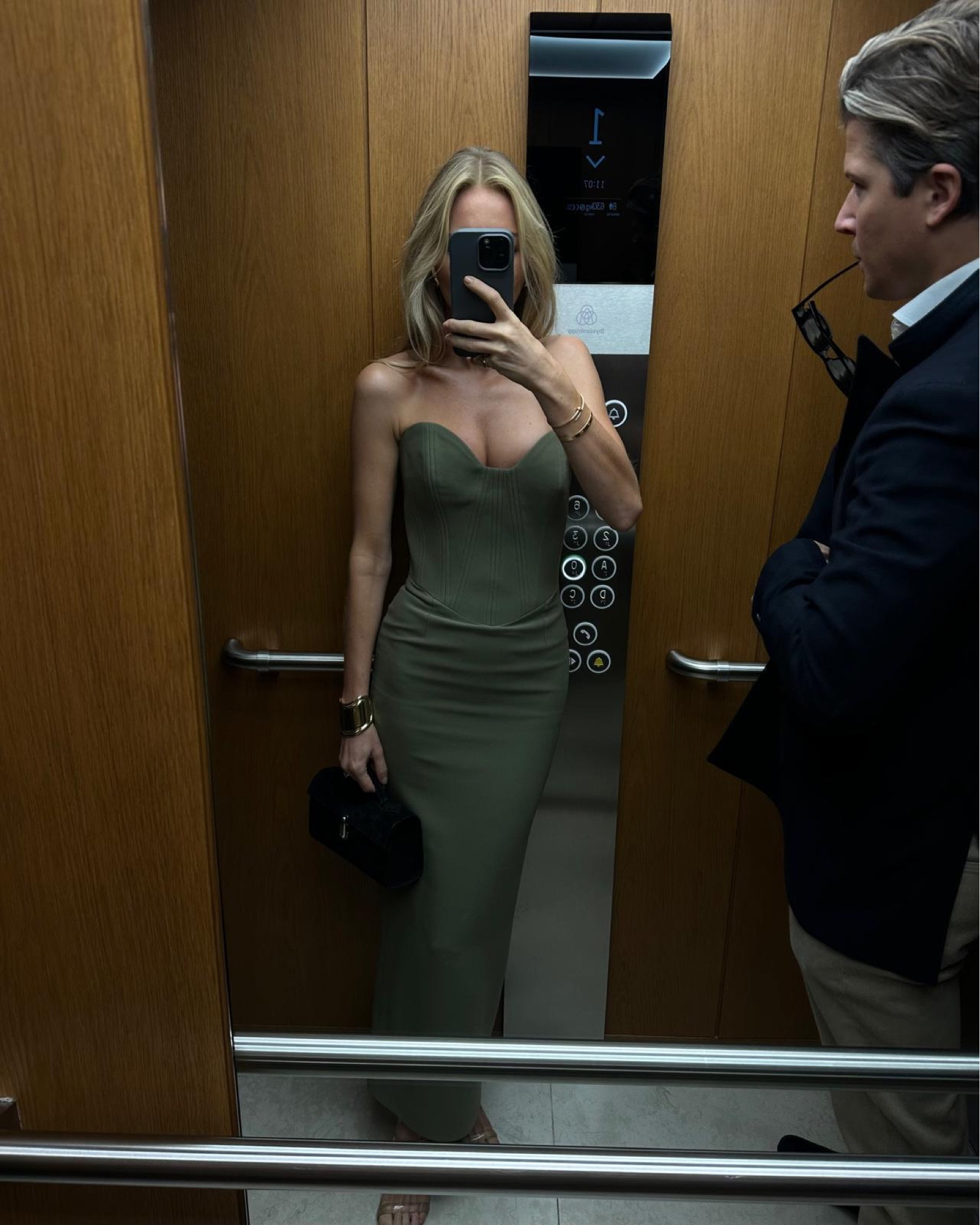 Date night look 🖤

#LTKSeasonal #LTKParties #LTKItBag