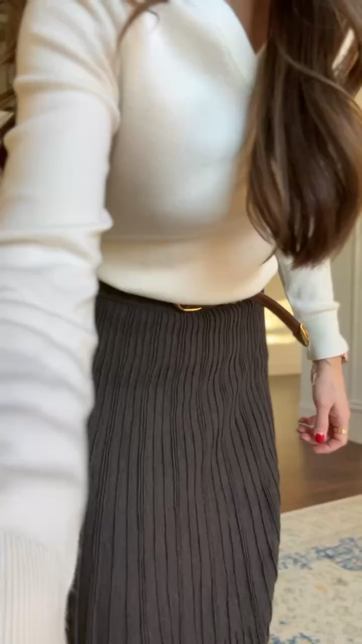 Love this sweater skirt @amazon! Linked in multiple colors! 

#LTKFindsUnder50 #LTKWorkwear #LTKgrwm