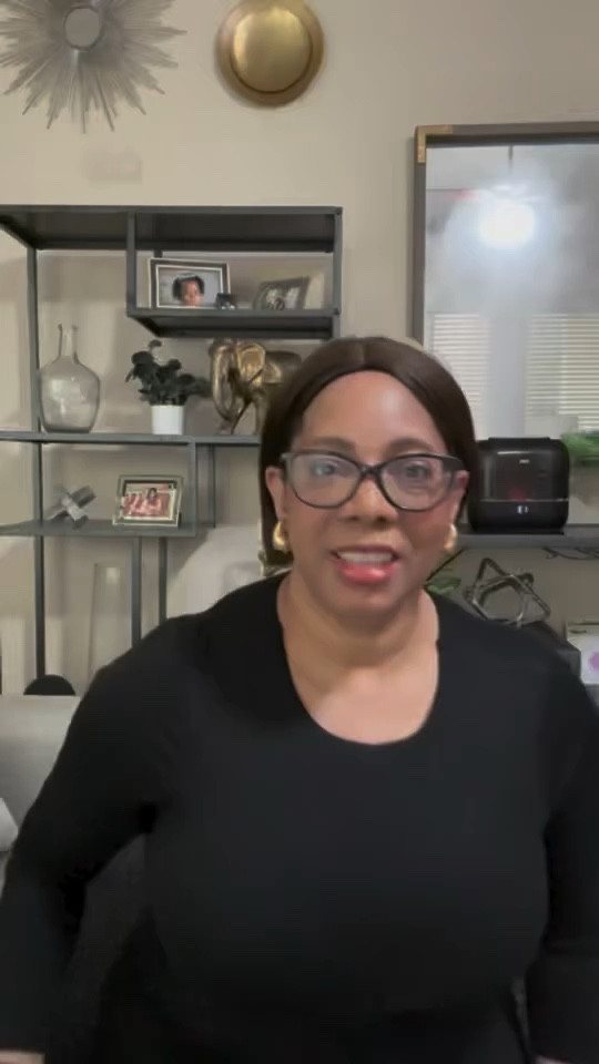 I’m always getting so many questions about what’s the best way to communicate with someone who you are starting to get to know or starting to date. So I decided to rate the most common ones. 

Y’all let me know what you think and if you would rate them differently. 🤷🏽‍♀️

#communicationtips #dating #gettingtoknowyou #singles #preference

#LTKWorkwear #LTKOver40 #LTKdayinmylife