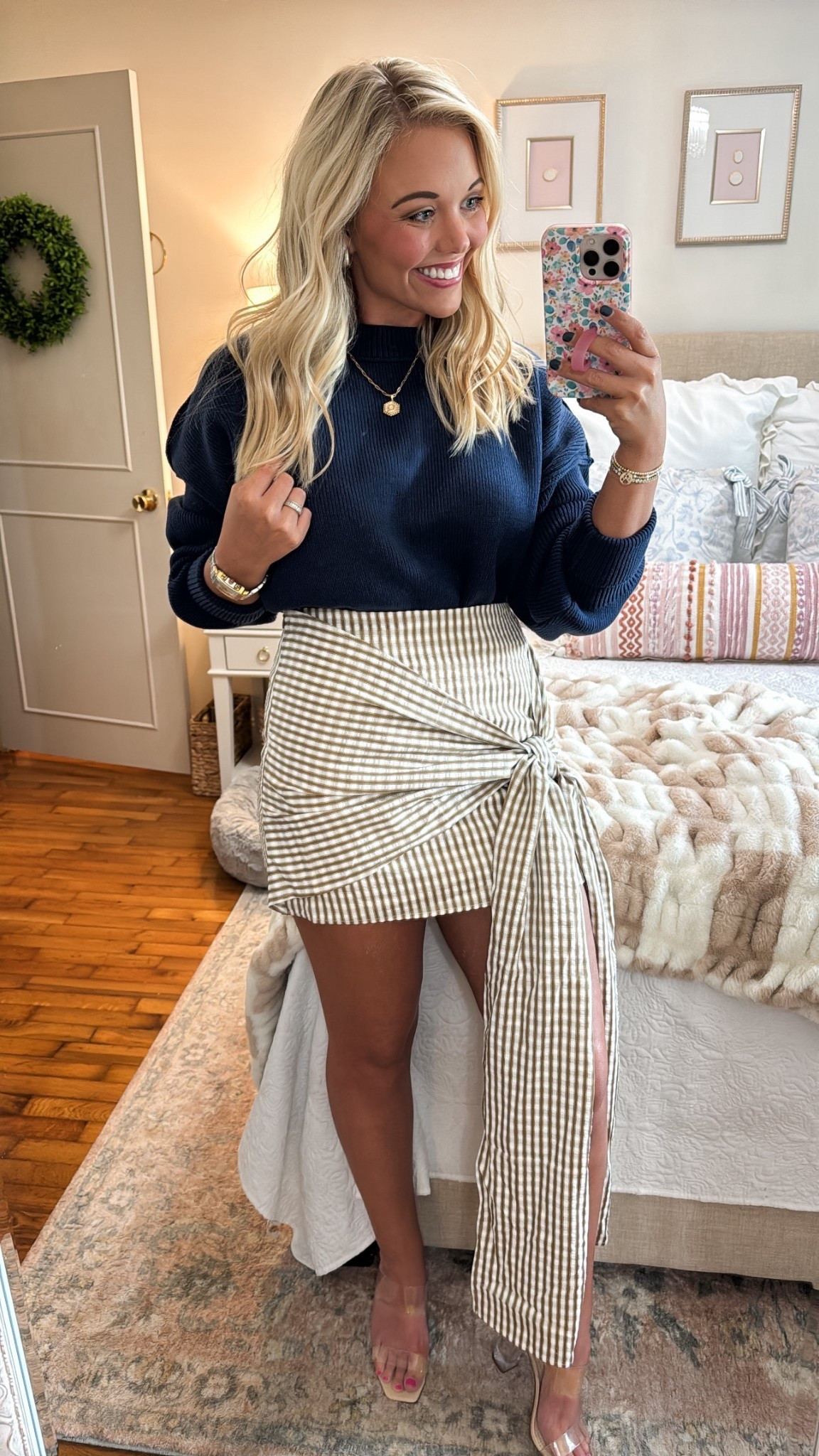 Sweater - small
Skirt - mediumm
