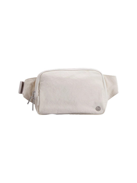 Everywhere Belt Bag Large 2L | Unisex Bags,Purses,Wallets | lululemon | Lululemon (US)