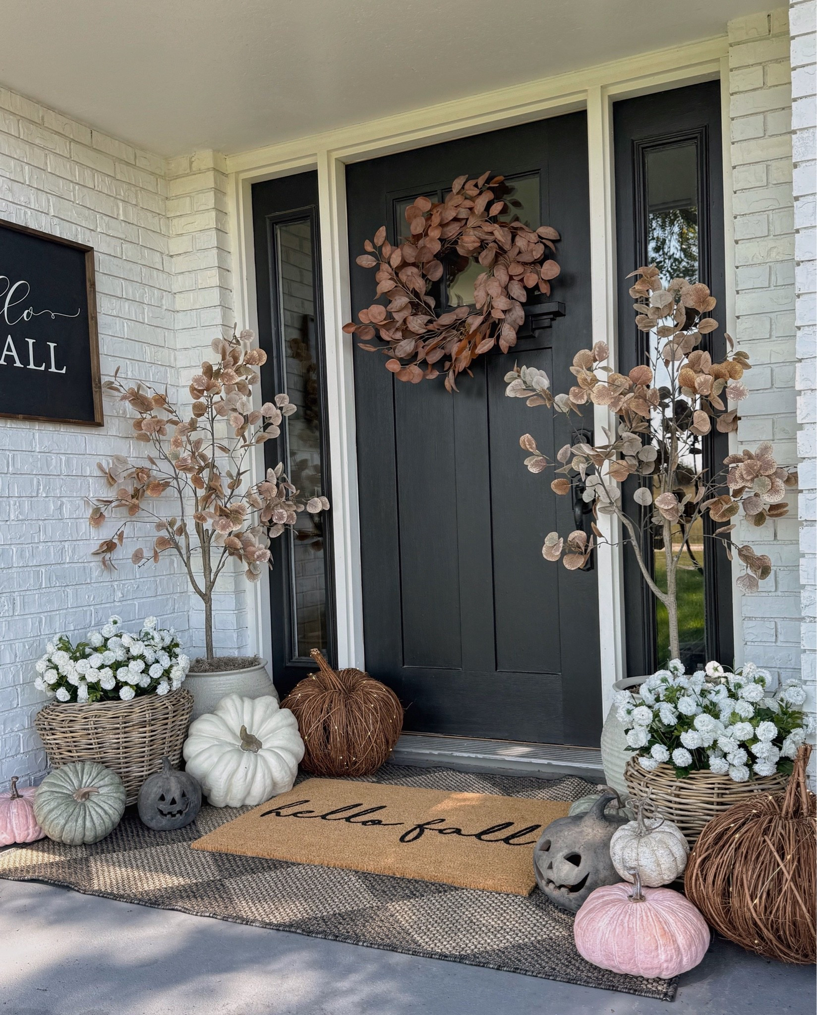 Fall porch decor🍂

#LTKHome #LTKSeasonal