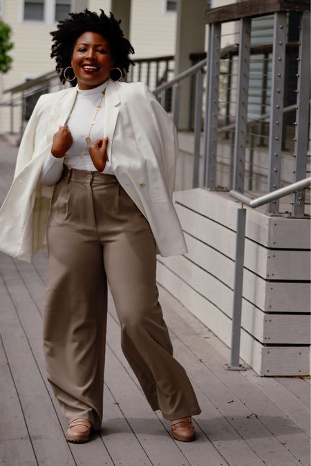 Teacher outfits | Teacher fashion | teacher style | teacher pants | business casual outfits | business casual womens | Wide leg pants | wide leg trousers | wide leg pants outfit | fall outfits 

**wearing a medium in pants, you could size up for a looser fit if you’d like 



#LTKworkwear #LTKmidsize #LTKstyletip