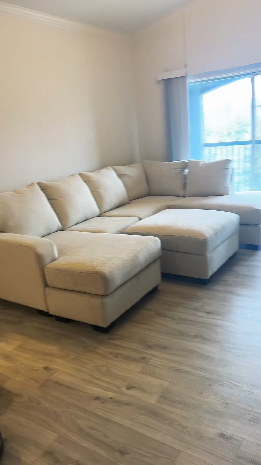 I love my new couch!!

Sectional couch / home finds / couch 

#LTKhome