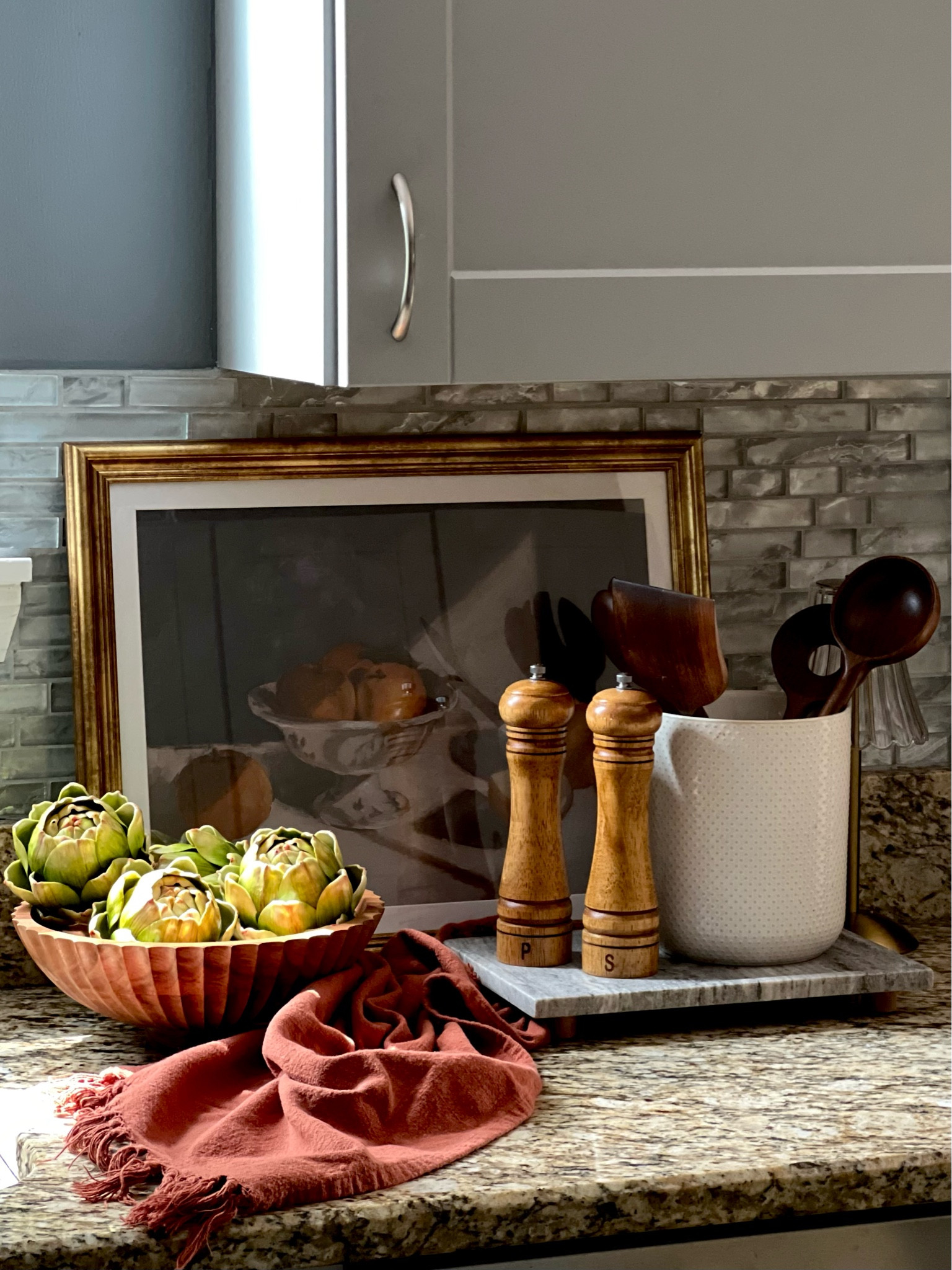 My little kitchen nook is all dressed up 😍

Added a couple of pieces from Mcgee’s latest Target collection and I absolutely love it !

#LTKFindsUnder50 #LTKFindsUnder100 #LTKHome