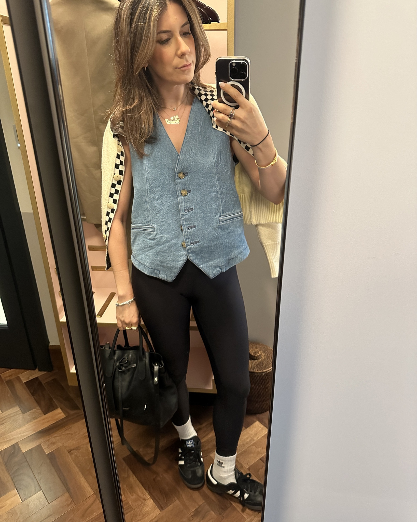 Another layered outfit for tourist day😎

#LTKTravel #LTKSeasonal #LTKStyleTip