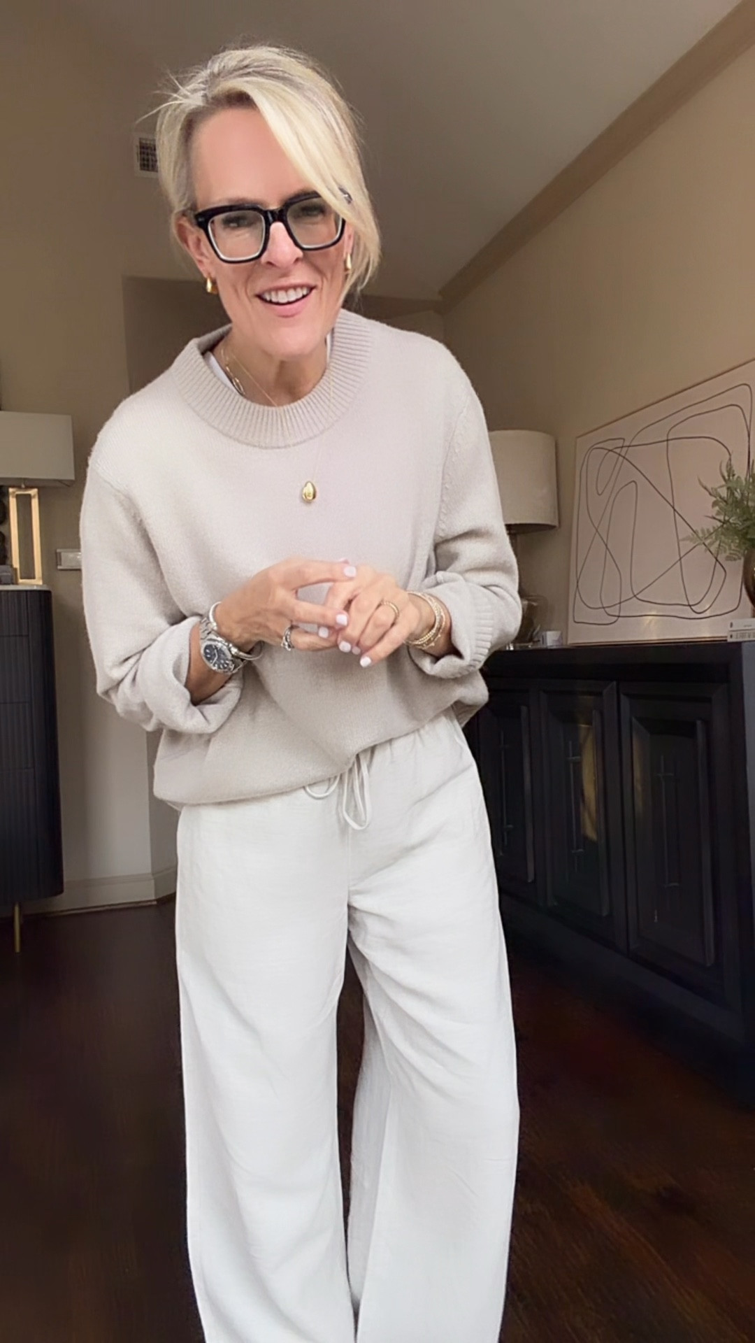 Aritzia linen pant 🙌🏼
Paired with my fave quince cashmere sweater 
All true to size 

#LTKTravel #LTKSeasonal #LTKOver40