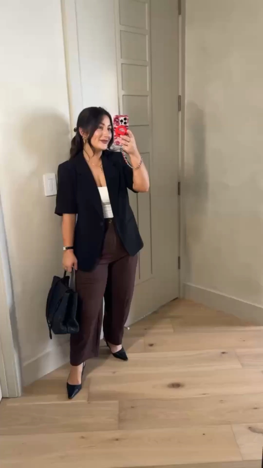 Obsessed with this outfit!!!

Short sleeve blazer size small 
Tank size small 
Linen Pants size small 

5'0" 140lbs
Petite friendly 

 

#LTKootd #LTKPetite #LTKWorkwear