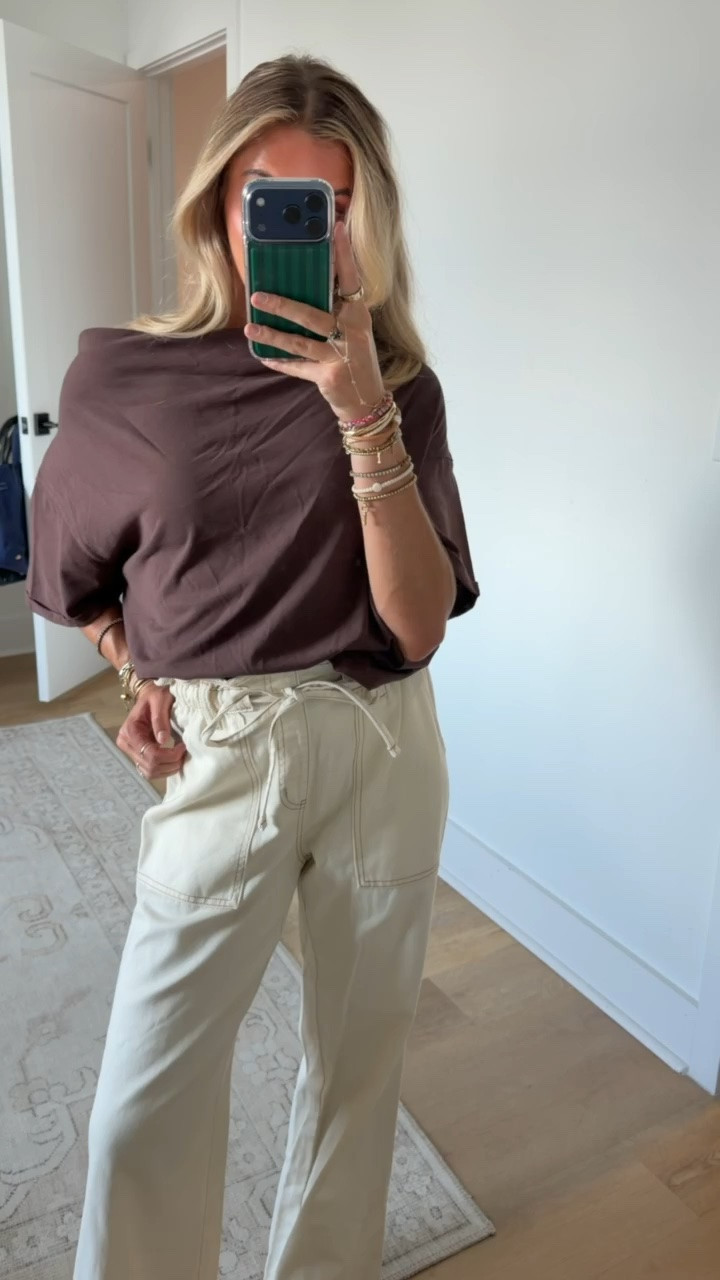 Size xs. Scenario's Wide-Leg Jeans channel laid-back vibes and a comfy fit. These pull-on jeans, crafted in a soft, cotton-blend with just the right amount of stretch, feature an elastic waistband with adjustable drawstring for a customized fit, front and back pockets and a trendy wide-leg silhouette. Slip them on with a Boxy Tee (sold separately) for the perfect weekend look or try these jeans with heels and a cute top for a night out. Only at Walmart