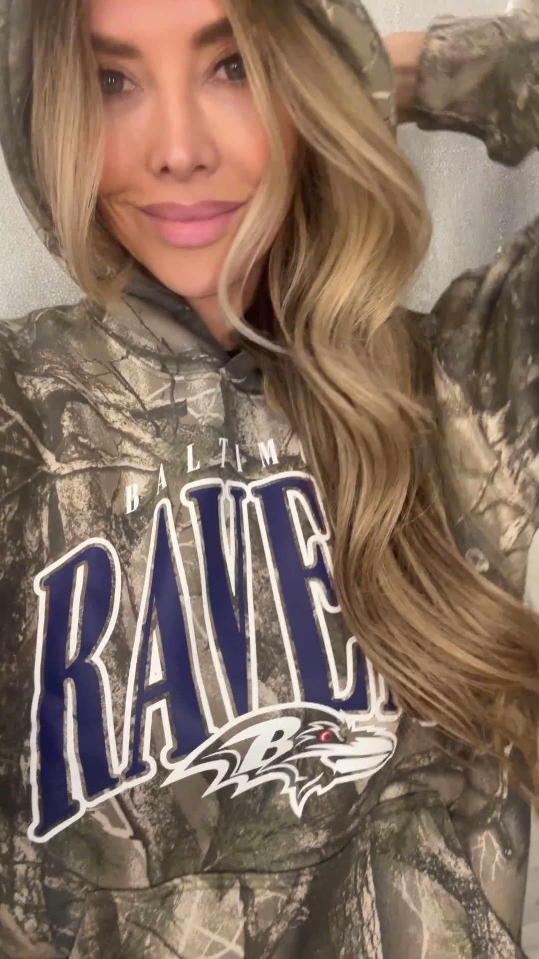 Throwback to my cozy at home look for Kyle’s game last weekend. I received so many DMs about this Abercrombie sweatshirt. It is SO soft. I didn’t want to take it off, especially since it was lucky for a win! The Ravens version is sometimes on the website sometimes not, you have to watch closely!

#LTKActive #LTKMens #LTKstorytime