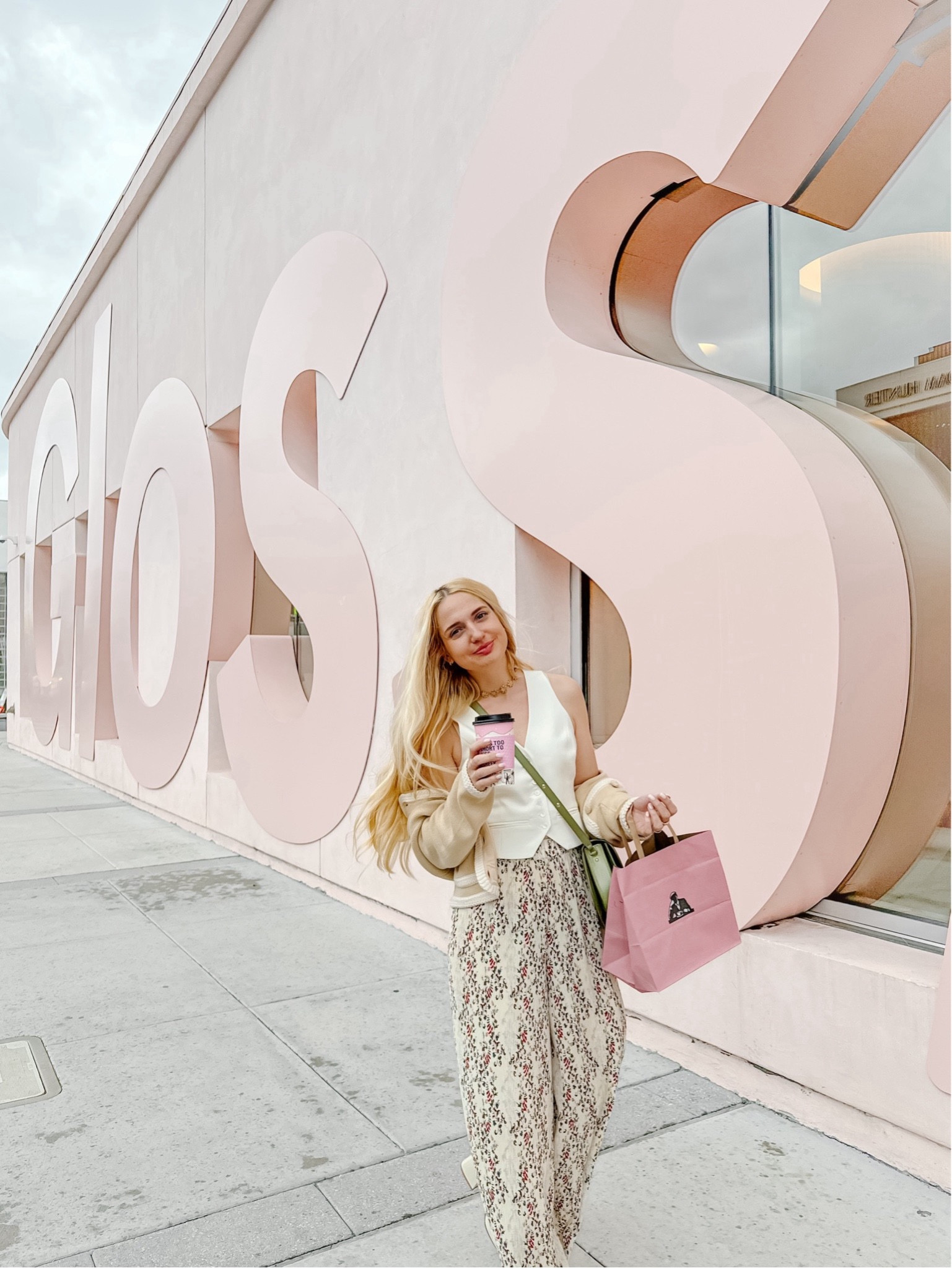 White vest, floral trousers, cute jacket 
Sézane, Jo and the Juice, Glossier

#LTKSeasonal #LTKU #LTKfindsunder50