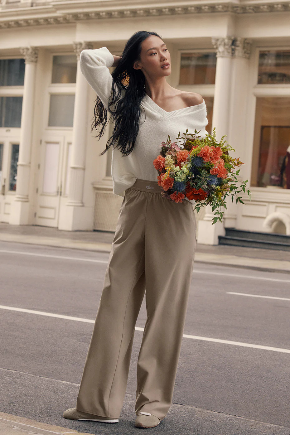 ALO | Suit Up Trouser (Regular) in Gravel Beige, Size: Large | Alo Yoga (US)