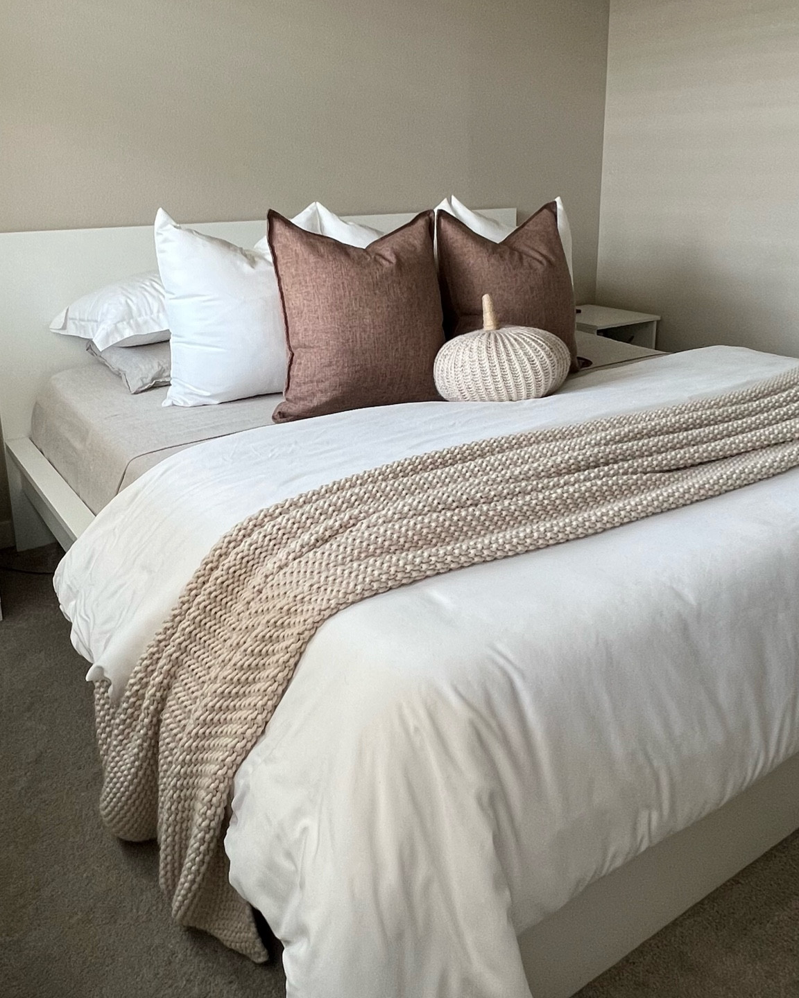 🍂☁️🫶🏽



Pumpkin pillow 
fall bedroom 
fall bedding 
fall bedroom decor
Bedroom inspo
Affordable bedroom 
Apartment bedroom 

#LTKhome #LTKSeasonal