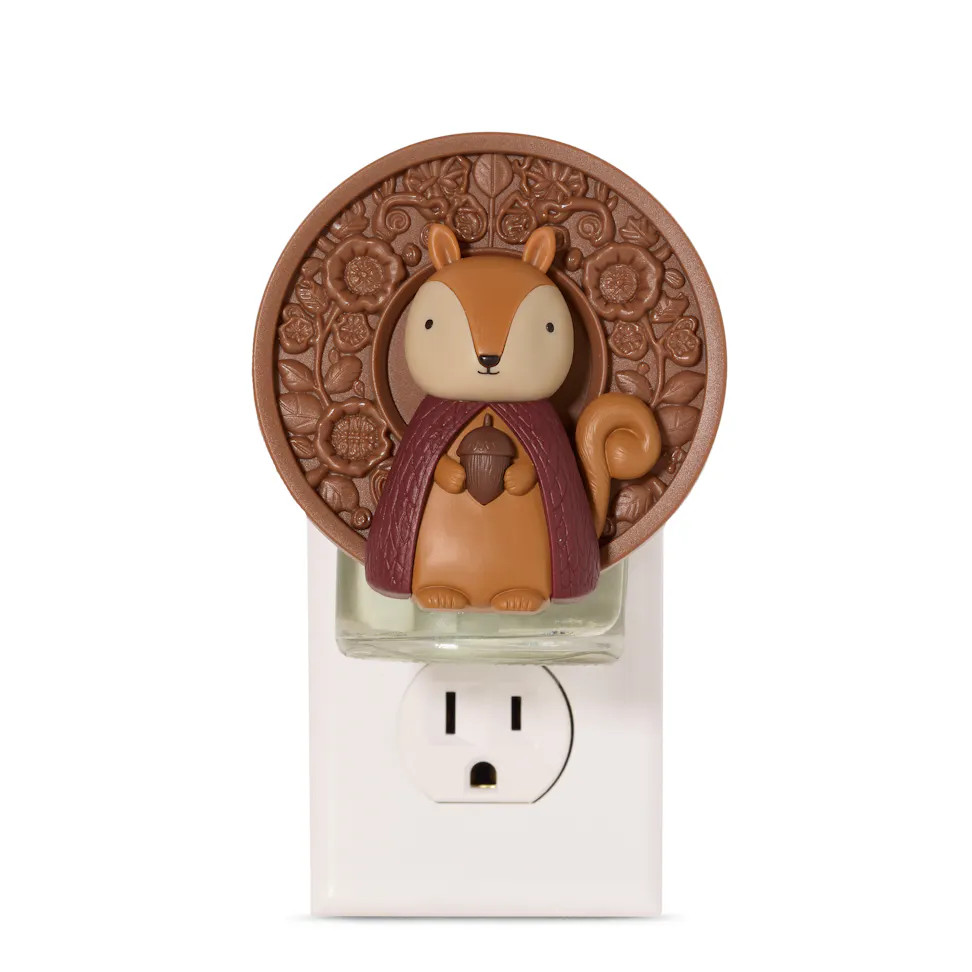 Squirrel Medallion ScentPlug\u00ae Diffuser | Yankee Candle