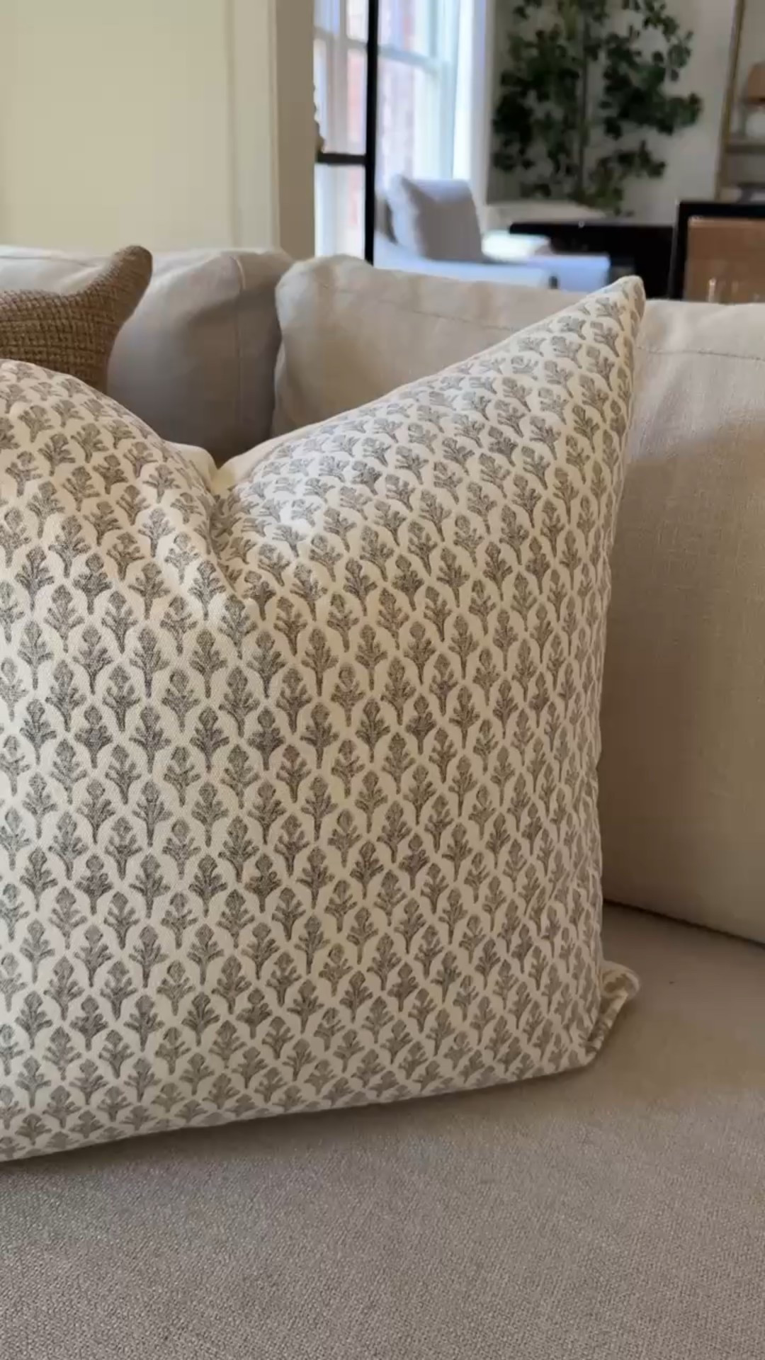 New Amazon pillows for your neutral spring home!


affordable pillows
luxury pillows
amazon pillows
neutral pillow
neutral pillows for less
block print pillow
sofa pillows

#LTKSeasonal #LTKHome #LTKWatchNow