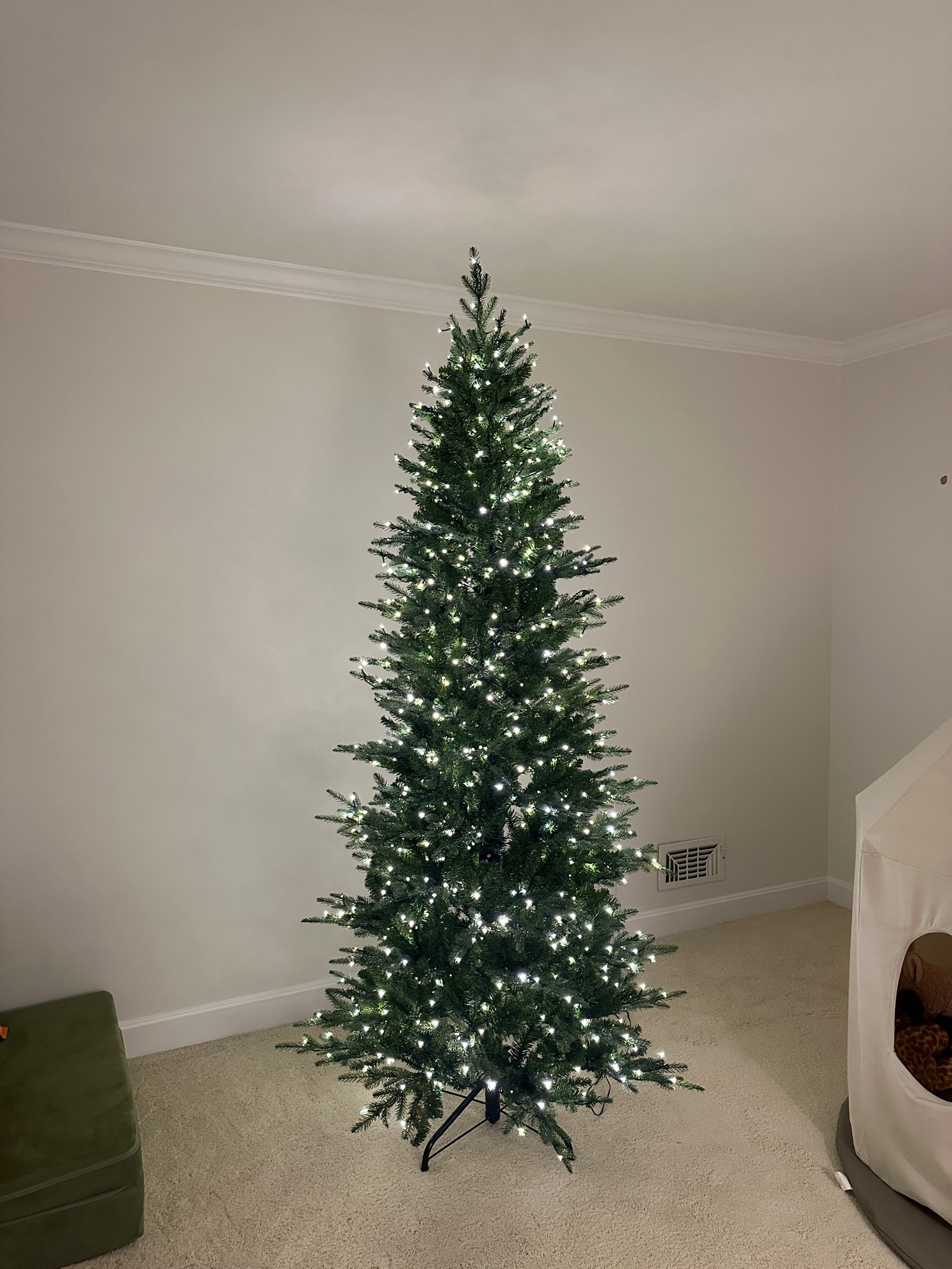 Viral Christmas tree, Home Depot Christmas tree, twinkling Christmas tree

#LTKHoliday #LTKHome #LTKSeasonal