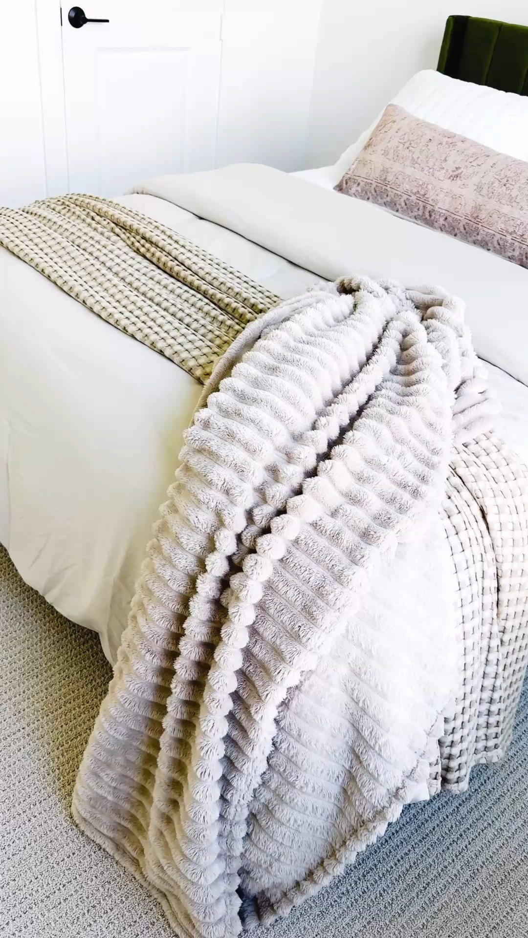 Cozy Neutral Bedroom with a Pop of Green Cozy neutral bedroom refresh with a pop of green 💚 layering soft textures like this plush throw, lightweight quilt, and neutral bedding is my go-to for creating that calm, hotel-inspired look at home while still keeping it practical and affordable, everything linked to recreate this simple and cozy bedroom setup follow me on LTK for daily home decor finds and styling ideas

#LTKHome #LTKSaleAlert