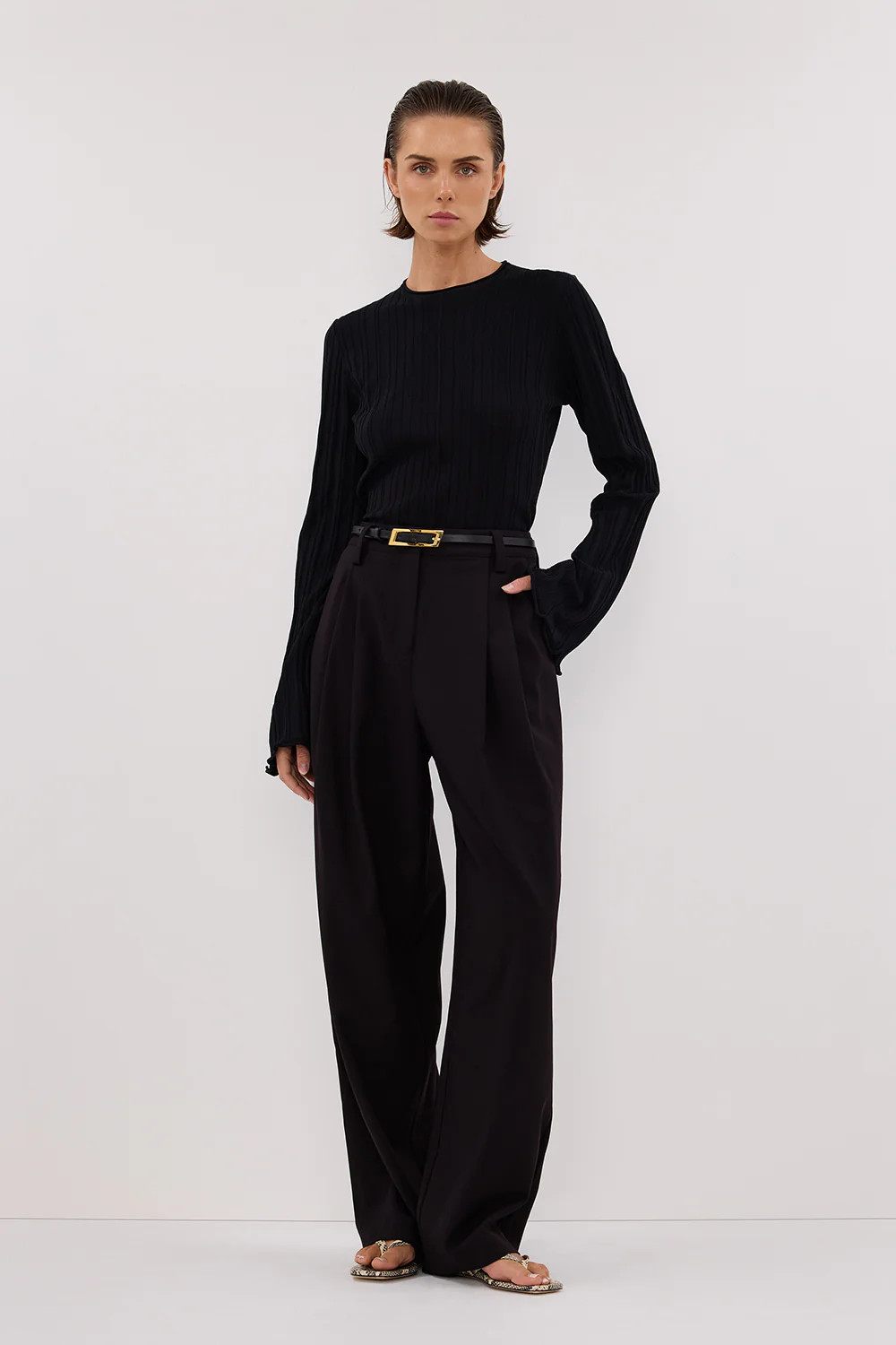 SYLVIA BLACK CREW NECK KNIT TOP | DISSH