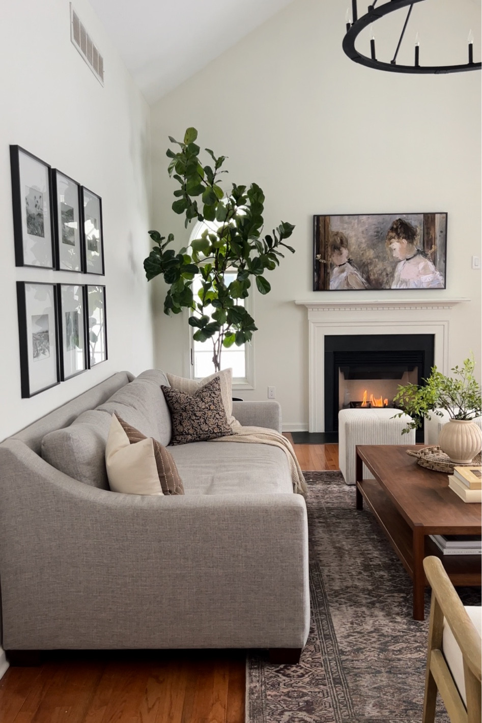 Living room decor pottery barn sofa 

#LTKHome