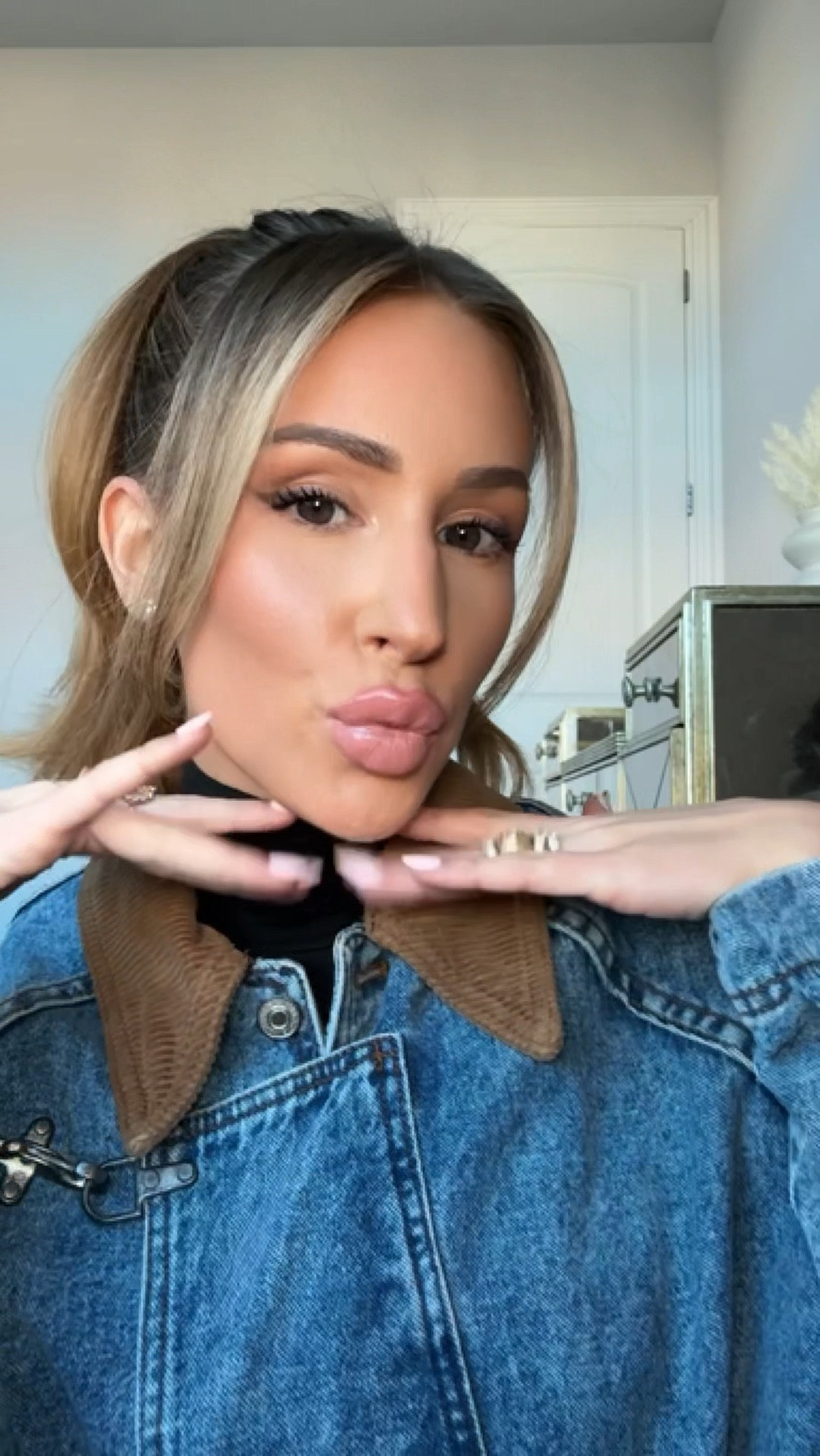 Current lip combo 💋 my FAVES! 
Liner: Milani shade Nude
Lipstick #1: Pillow Talk Fair
Lipstick #2: Kim KW
Gloss: Fenty Sugarmouth

Lips. Beauty. Nude lip. Lip combo. Makeup. Makeup tutorial. Products I use  

#LTKBeauty #LTKFindsUnder50