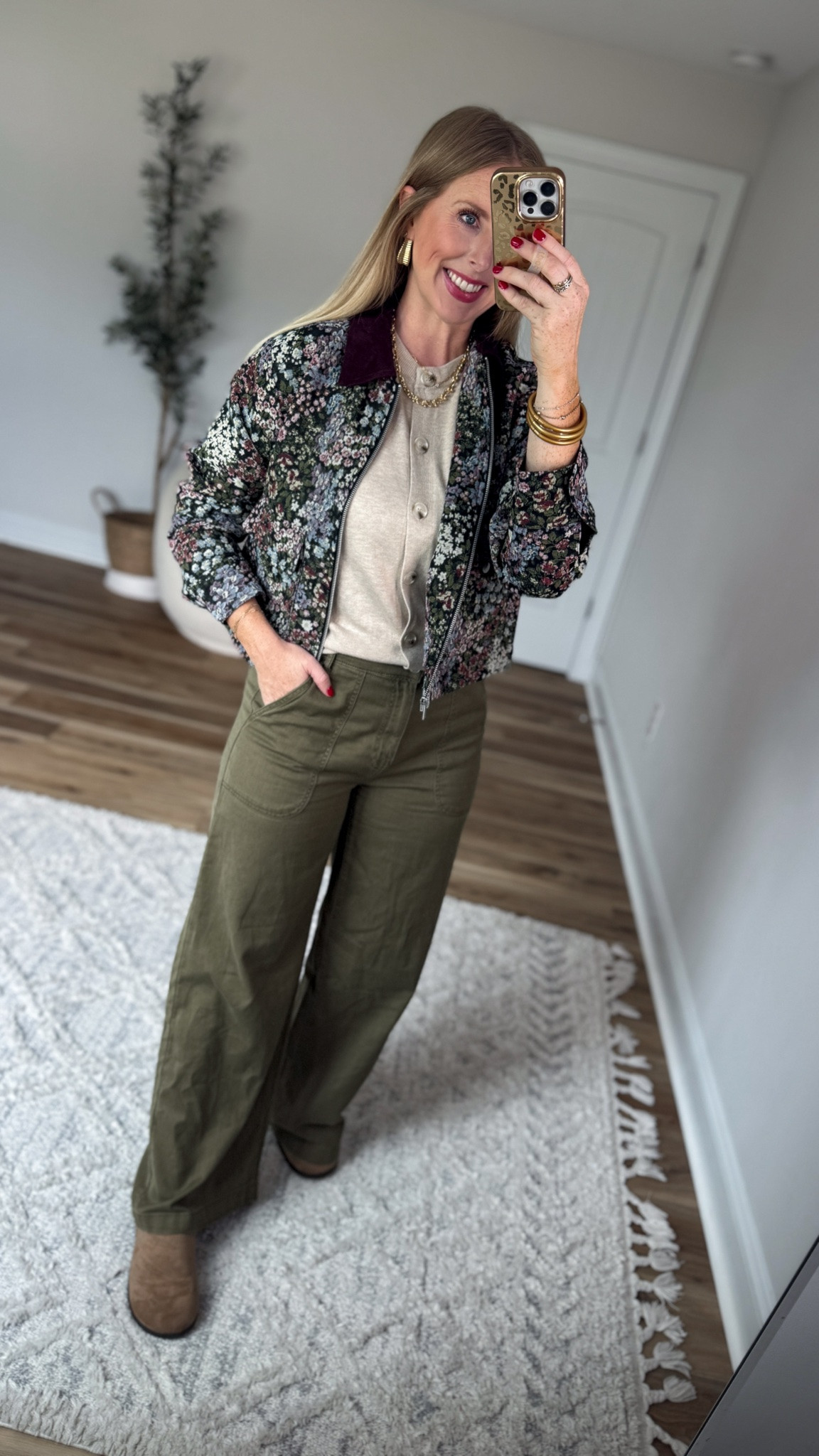 Daily try on, Walmart outfit, Walmart fashion, Walmart try on, fall floral jacket, olive green jeans

#LTKootd