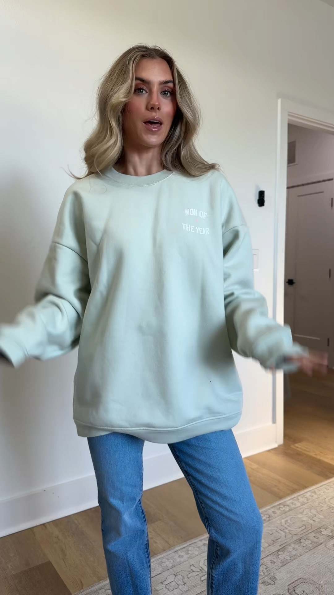 @Favorite Daughter  size large And the award goes to...This classic sweatshirt says it all--simply styled with a drop shoulder and relaxed fit, this cotton blend sweatshirt is shrunk to fit just right. Wear it to run errands, style it for dinner with friends and rock it at the next PTA meeting.

#LTKMothersDay #LTKootd #LTKmomlife