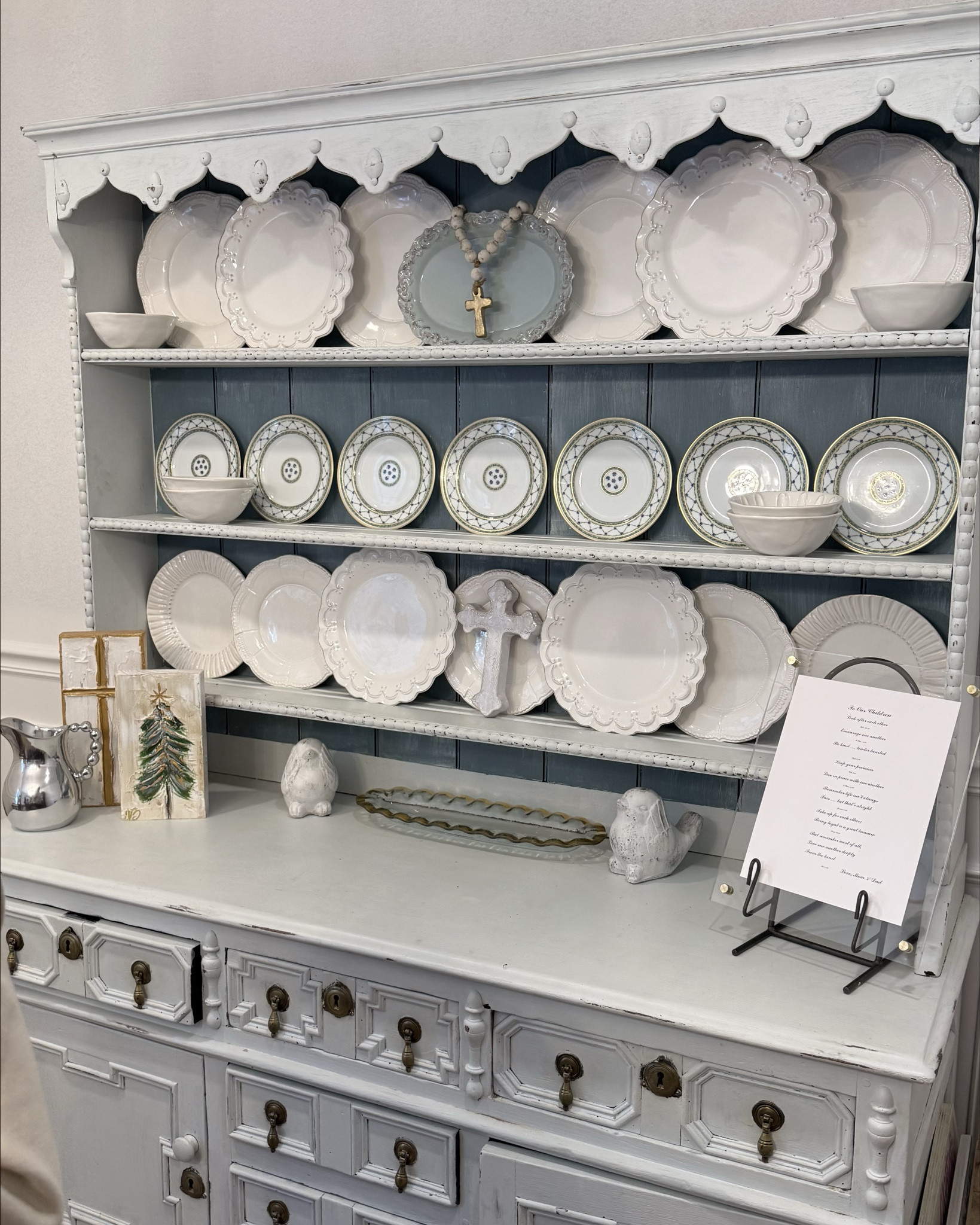 I love decorating with plates 🤪

#LTKHome #LTKdayinmylife #LTKSaleAlert