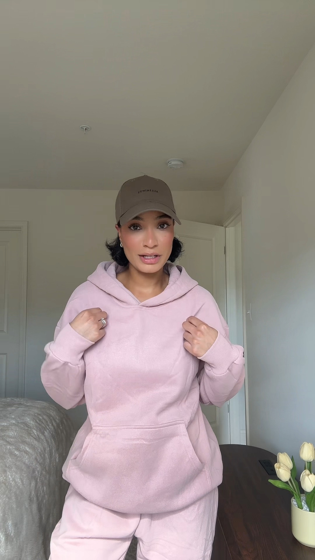 The CUTEST 2 piece sweatsuit 
.
.
Blush pink
Women’s fashion
Over 40
Fall fashion


#LTKStyleTip #LTKActive #LTKOver40