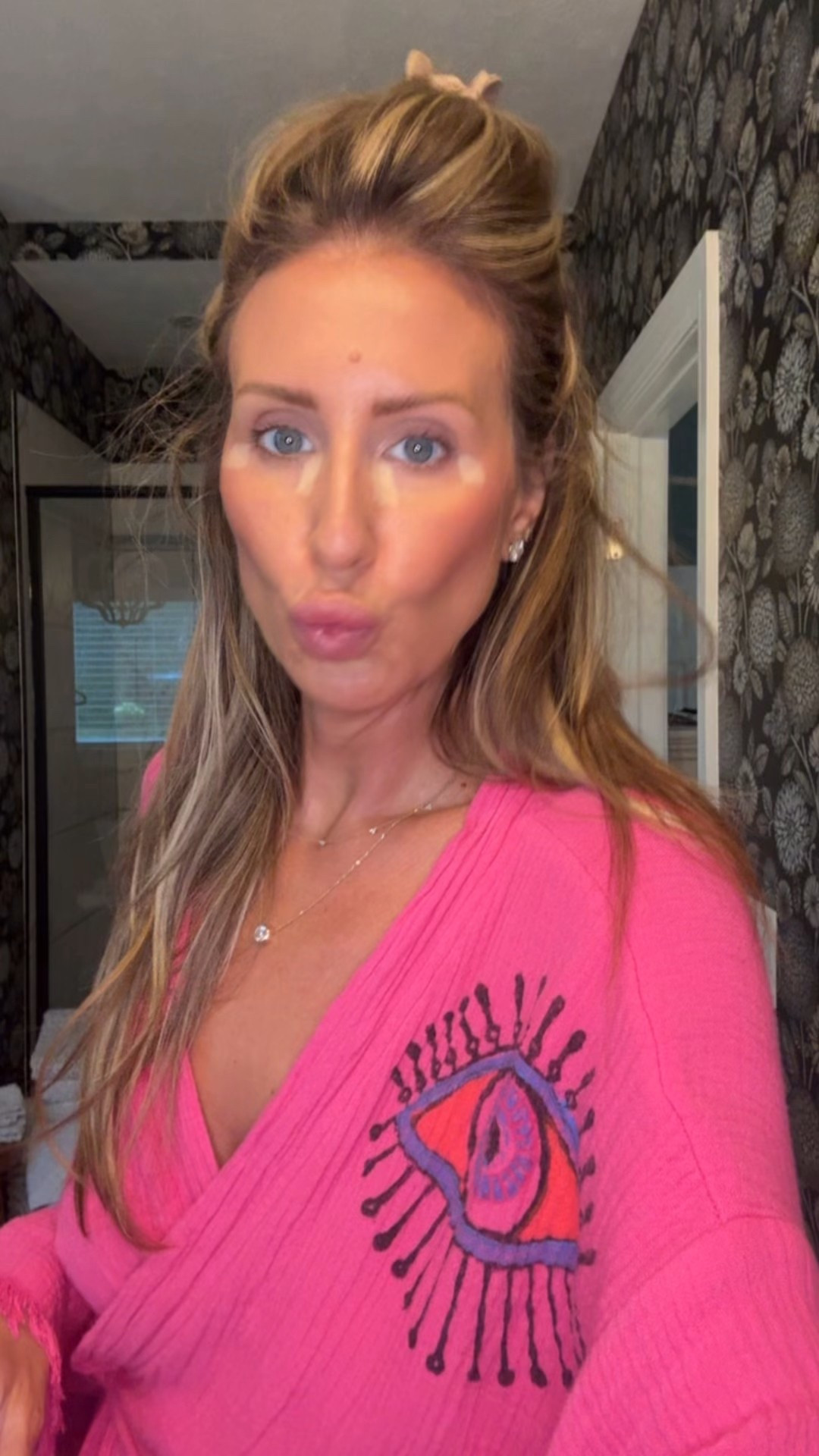 Today’s face makeup
And Amazon robe 

#LTKBeauty #LTKOver40 #LTKFindsUnder50