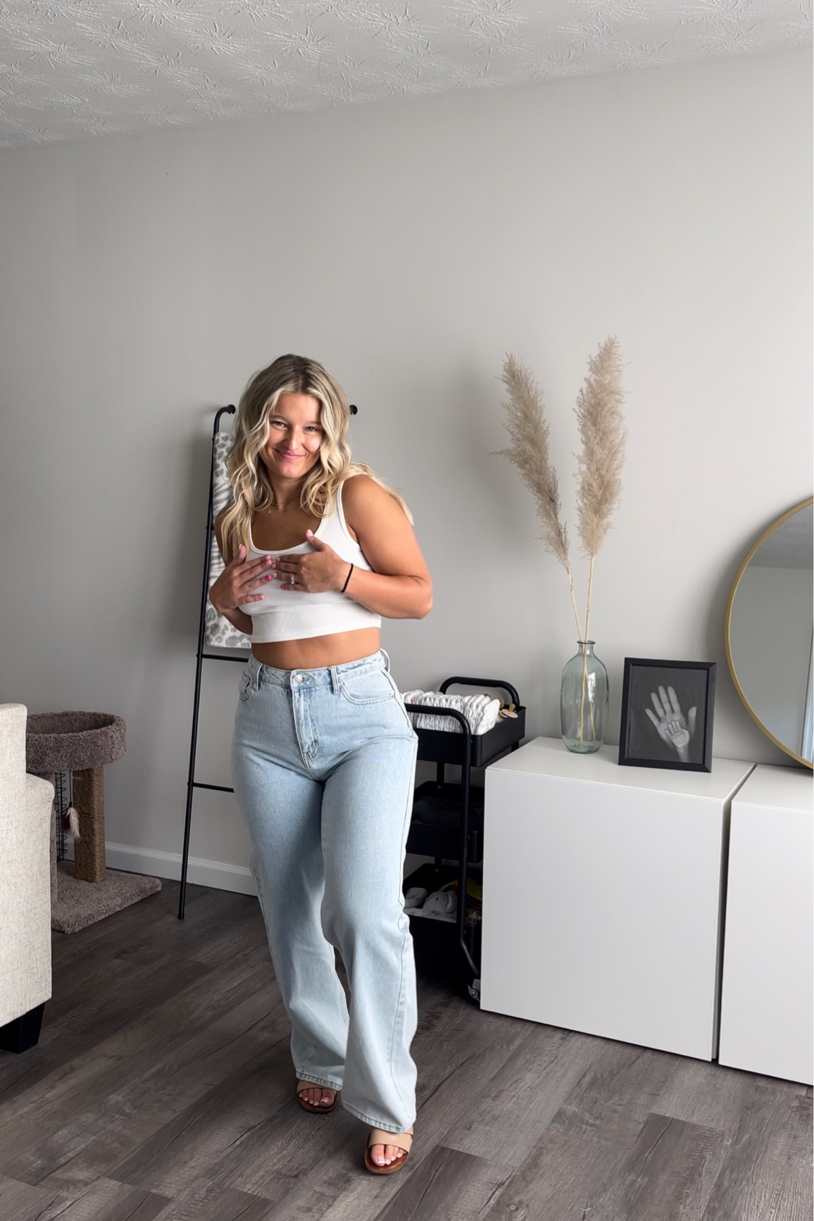 Basic tank & jeans 

#LTKSeasonal #LTKstyletip #LTKFind