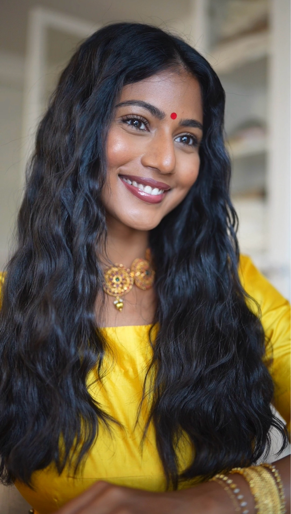 SHADES 
Foundation: 5N1
Bronzer: Warm Bronze
Concealer: 38N
Powder: Yellow
Lip Liner: Plum
Lip Gloss Stick: Spice Cold
Blush: Dreamy & Baby 
