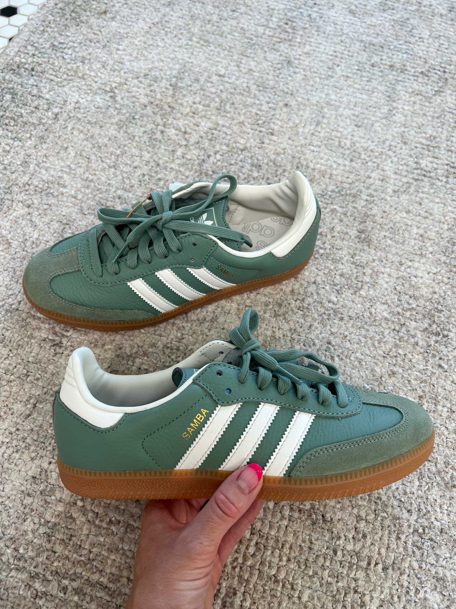 Green adidas samba sneakers 

Sizing - order a half size down 

I am normally an 8 
The 7.5 women or 6.5 men fit best 