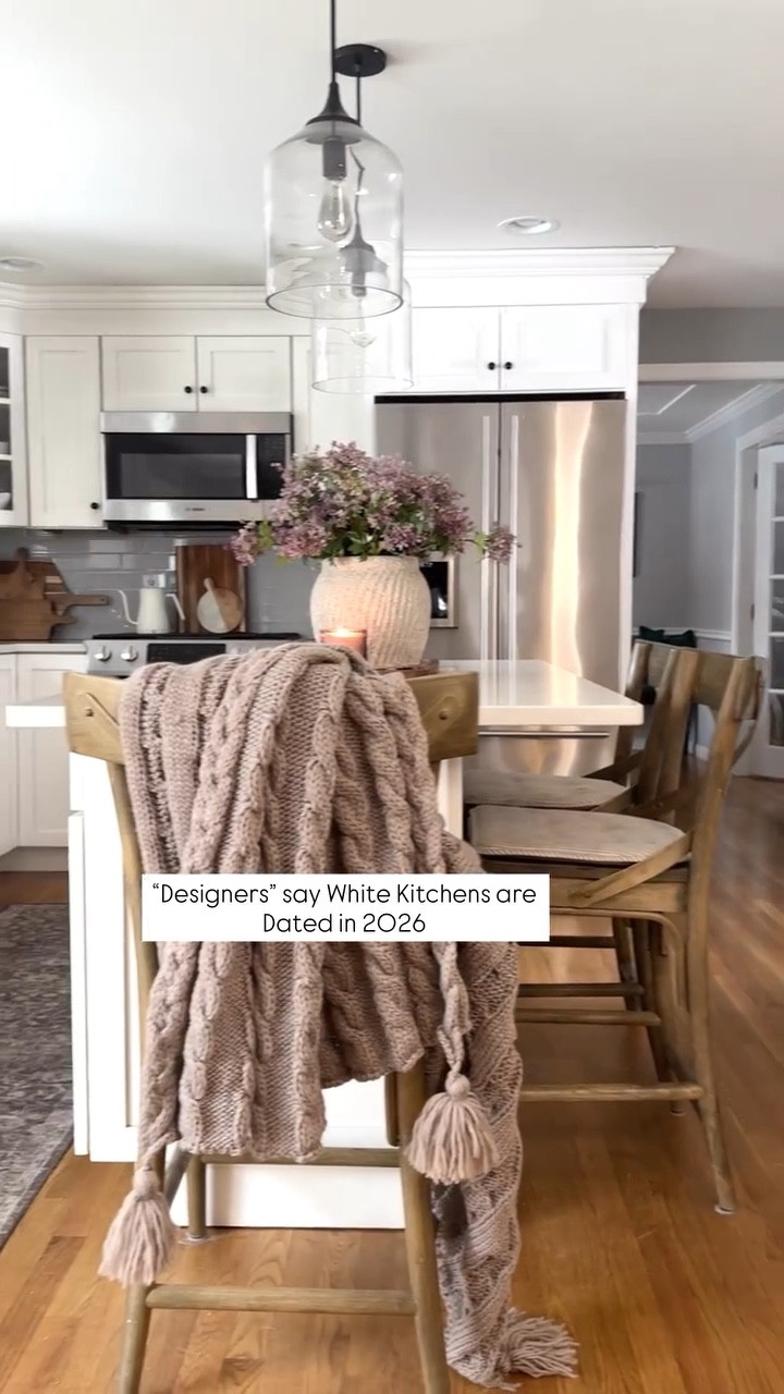 Chasing trends is an exercise of futility. When it comes to decorating, or really- any decisions in life - sometimes you just have to go with what YOU love. If you follow what you love - and worry less of what other people will think, you will never be disappointed. 

🔗🛒 For links to all my kitchen decor, comment SHOP and I’ll DM you everything. But be sure to give a follow first, so IG doesn’t block my DM. 

#reels #facebookreels #kitchen #whitekitchenlove #homedecor