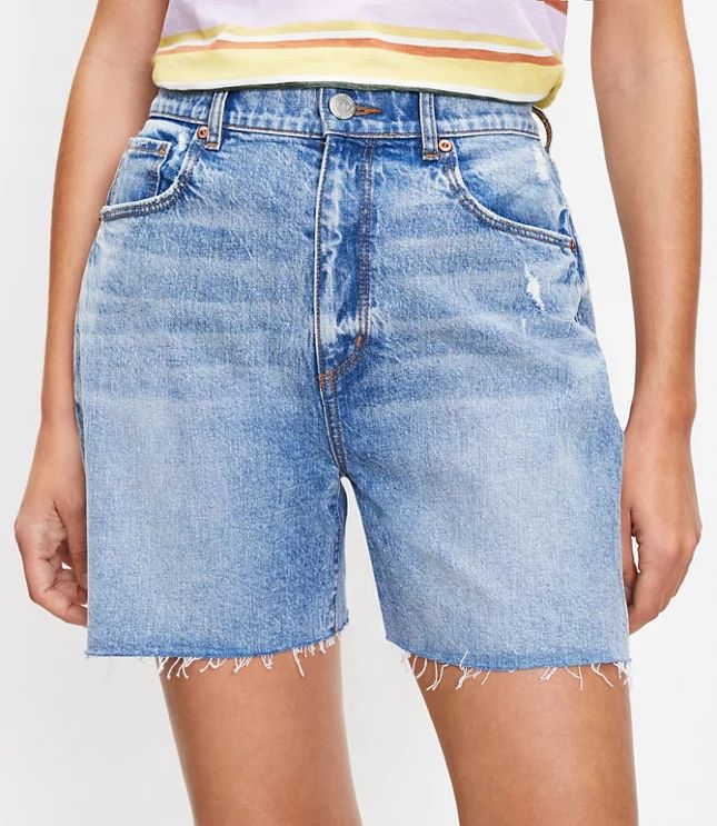 Curvy Fresh Cut High Waist Boyfriend Shorts in Light Wash | LOFT