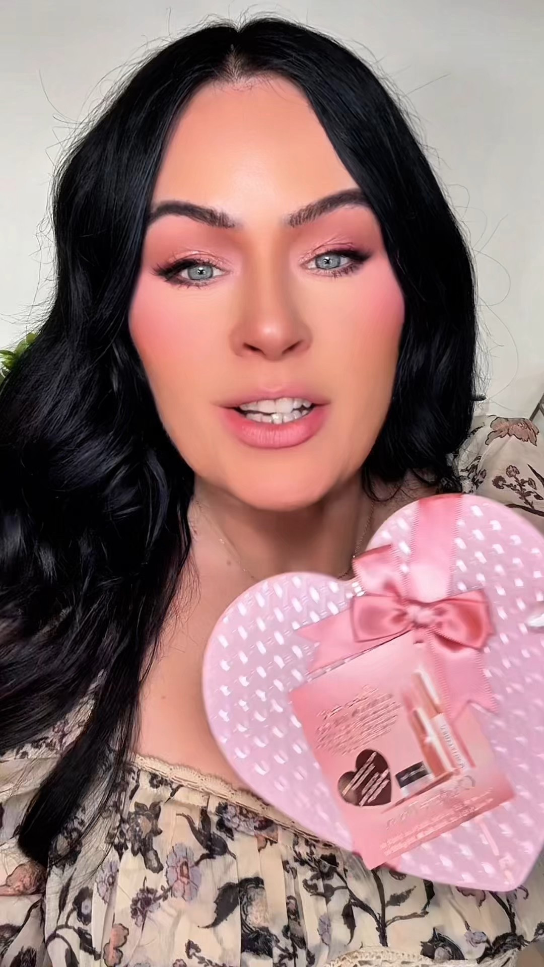 Charlotte Tilbury icons on the go gift set, makes such a great holiday gift for the makeup lover, on sale now for Black Friday 🎁

#LTKSaleAlert #LTKBeauty #LTKHoliday