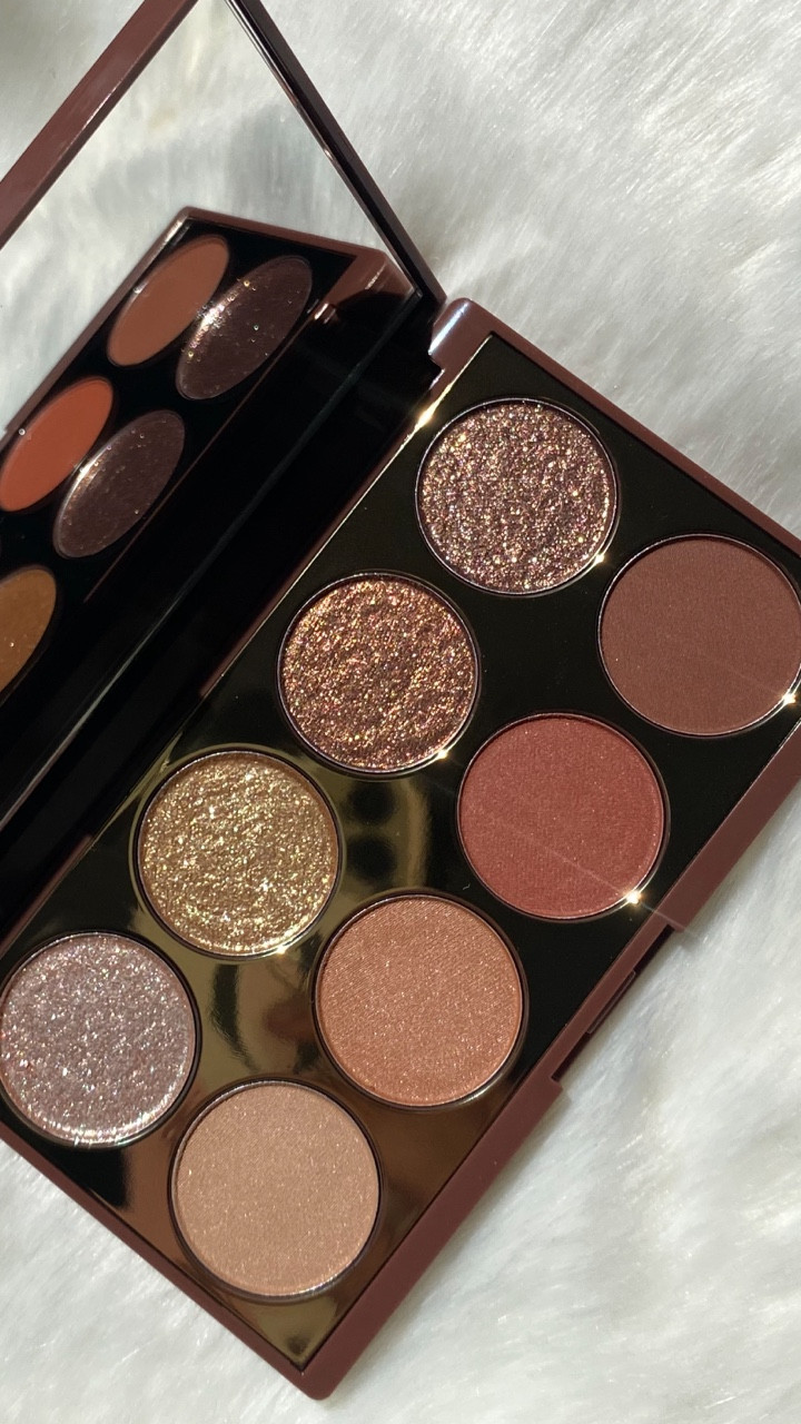 Lançamento do ano, 
Paleta Neutrals Niina Secrets 😍🤎
Com 4 tons cintilantes e 4 tons matte, com a qualidade maravilhosa que já conhecemos das paletas da Niina, são bem pigmentadas e aveludadas.
A diva sabe fazer paleta bonita 😮‍💨👏🏻


#LTKbeleza #LTKbrasil