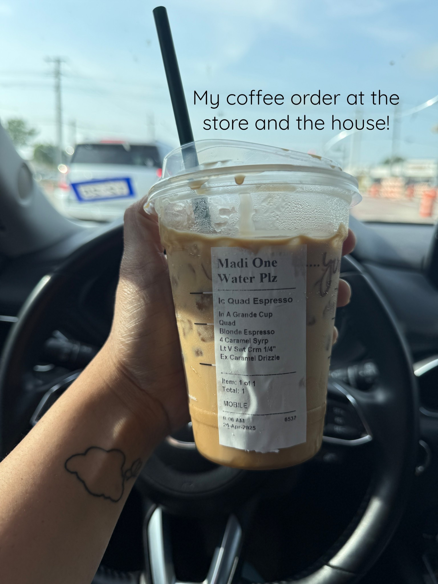 4 shots of the blonde espresso over ice,  3-4 pumps of caramel syrup, a pinch of  sweet cream, & extra drizzle🙌🏽💗 #simplymadisynn 