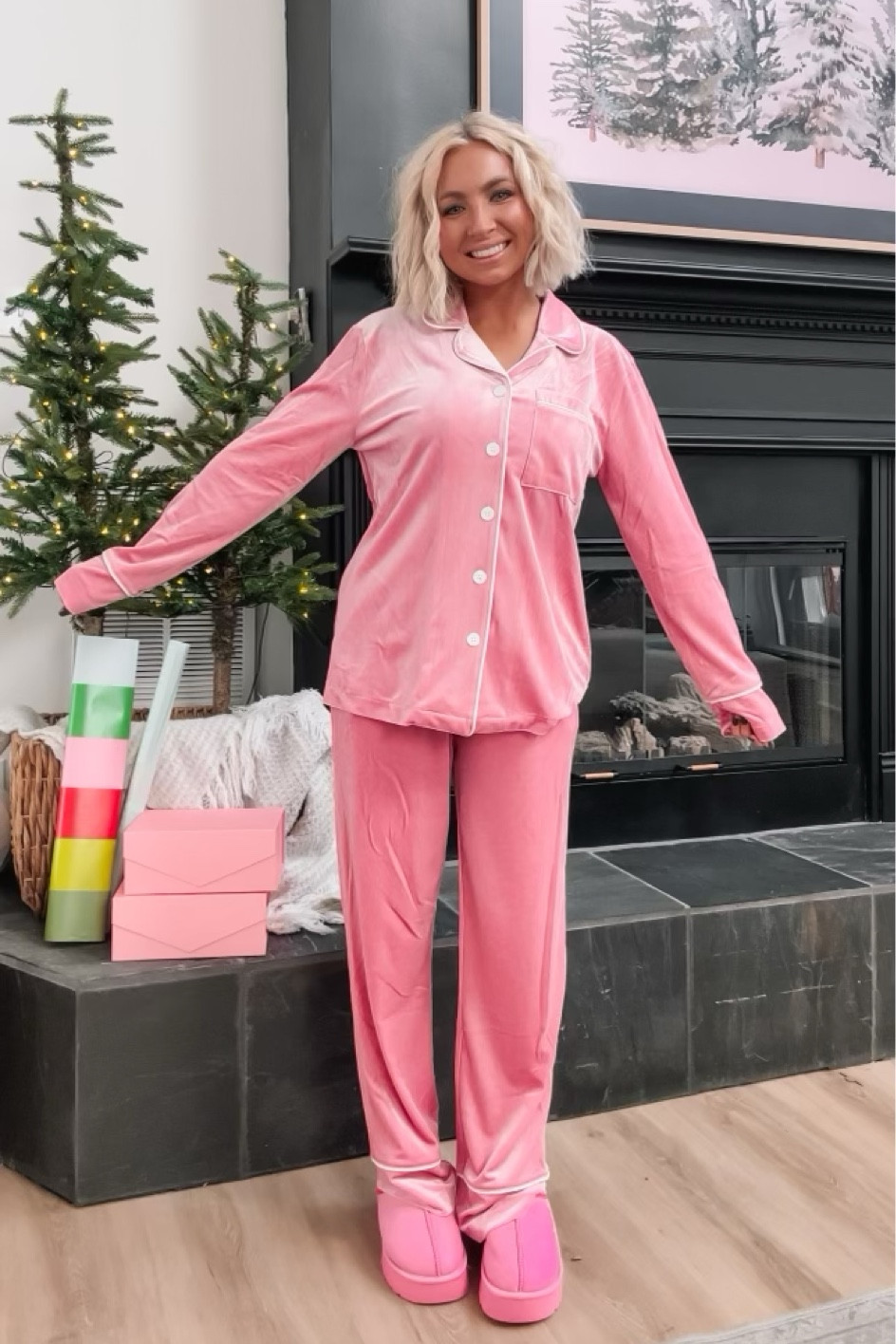 Pink Dream! Pink Lily just dropped the cutest pink holiday collection. It has me swooning! I am wearing a size small! 20% off code TANNER
#HolidayStyle #Pink #PinkLily #OutfitIdeas

#LTKHoliday #LTKSeasonal