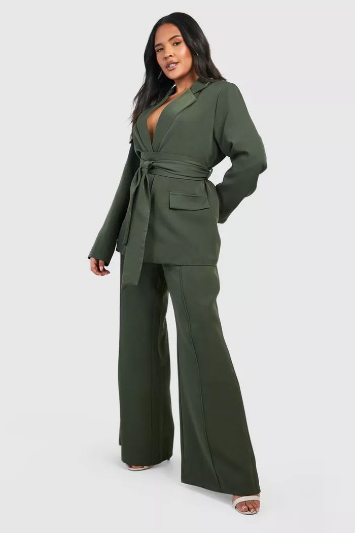 Plus Woven Fit And Flare Dress Pants | boohoo (US & Canada)